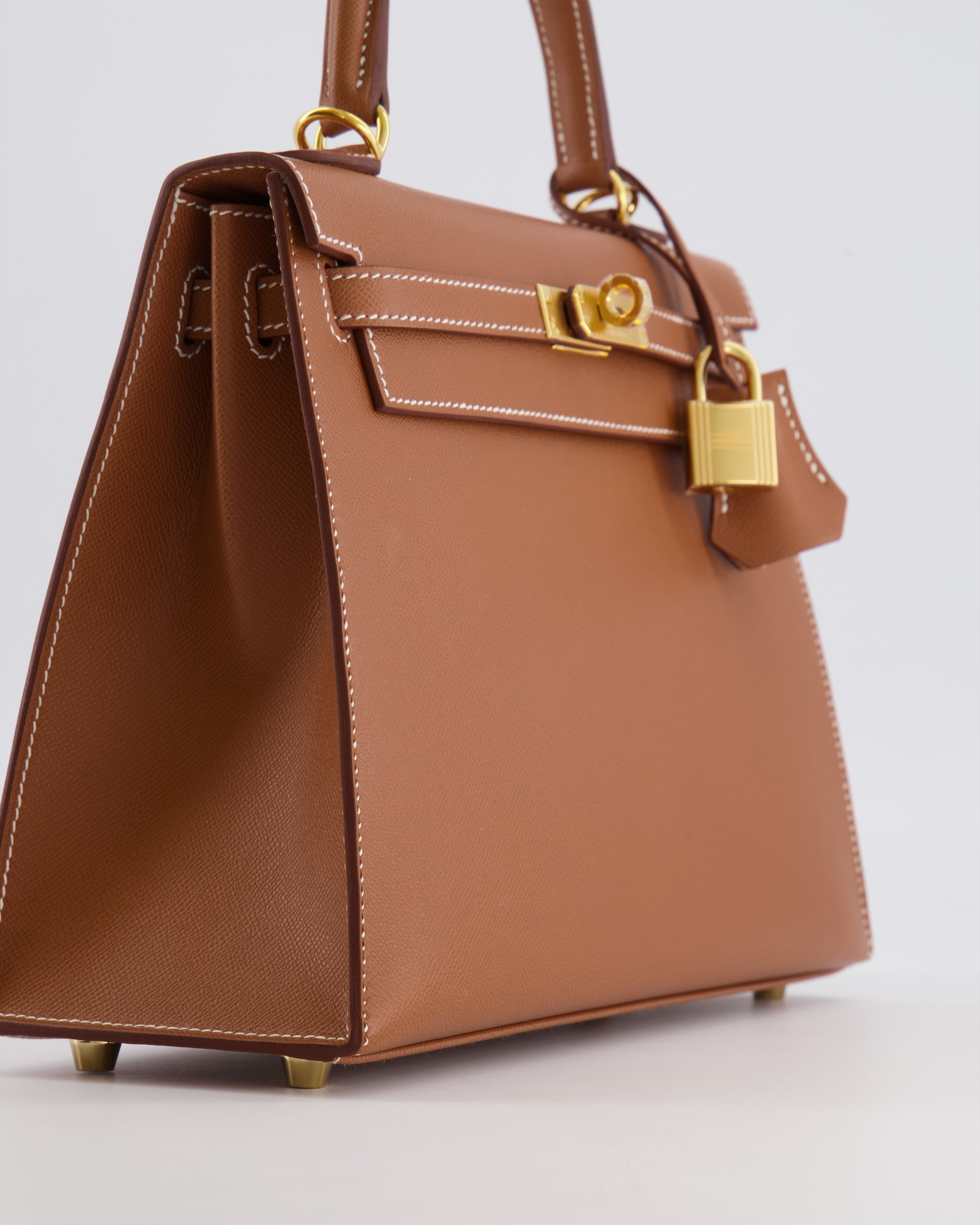Hermès Kelly 25 II Sellier Bag in Gold Veau Madame Leather with Gold Hardware
