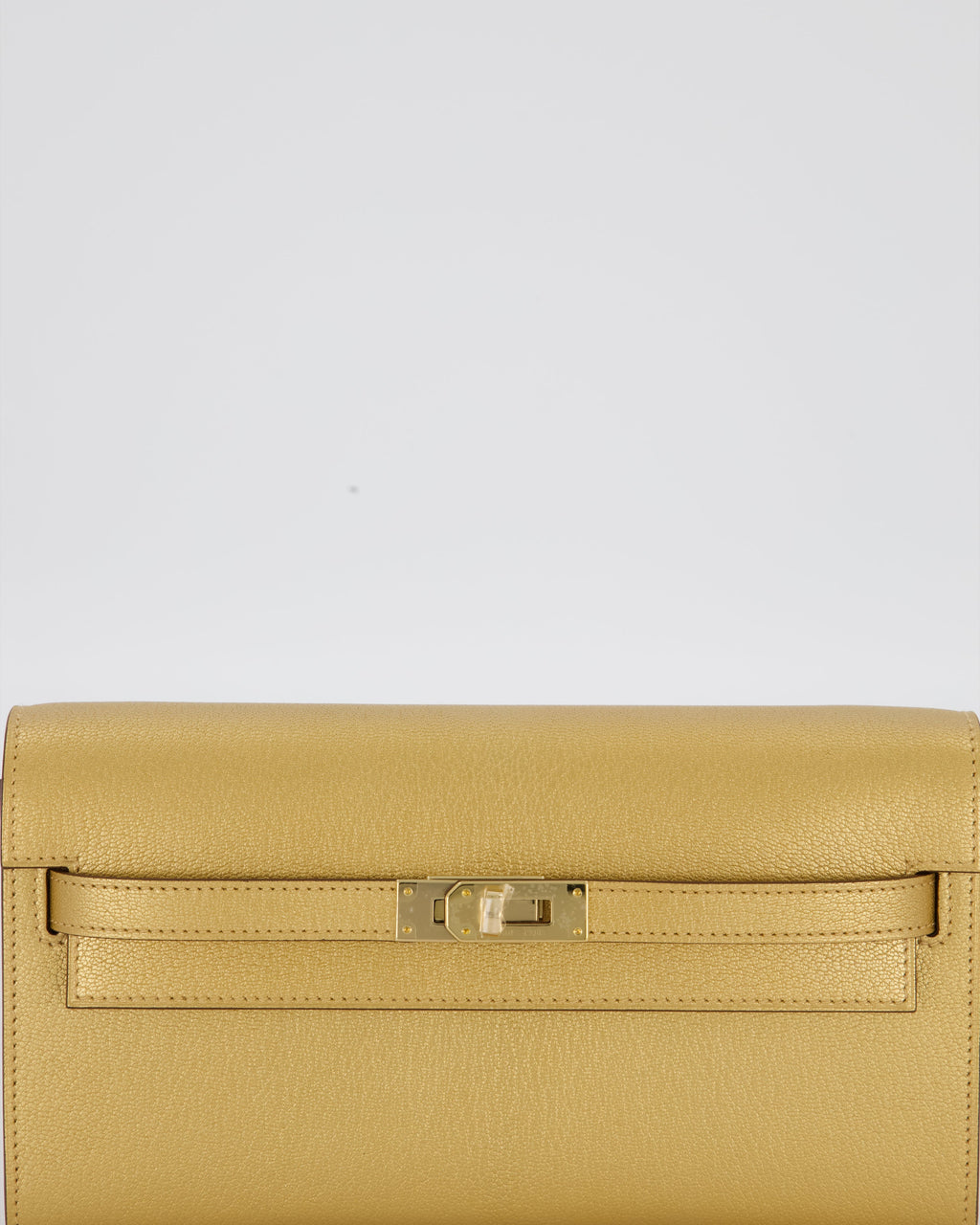 Hermès Kelly To Go Bag in Doré Chevre Chamkila Leather with Gold Hardware