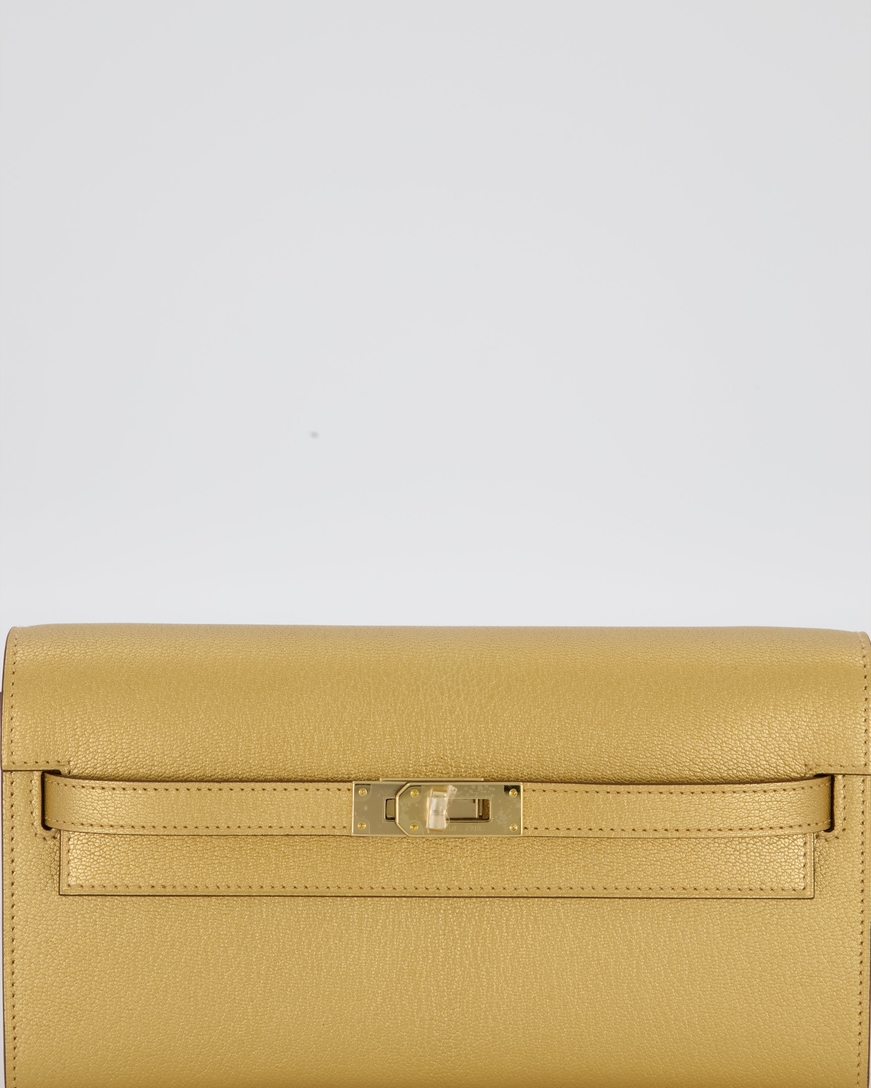Hermès Kelly To Go Bag in Doré Chevre Chamkila Leather with Gold Hardware