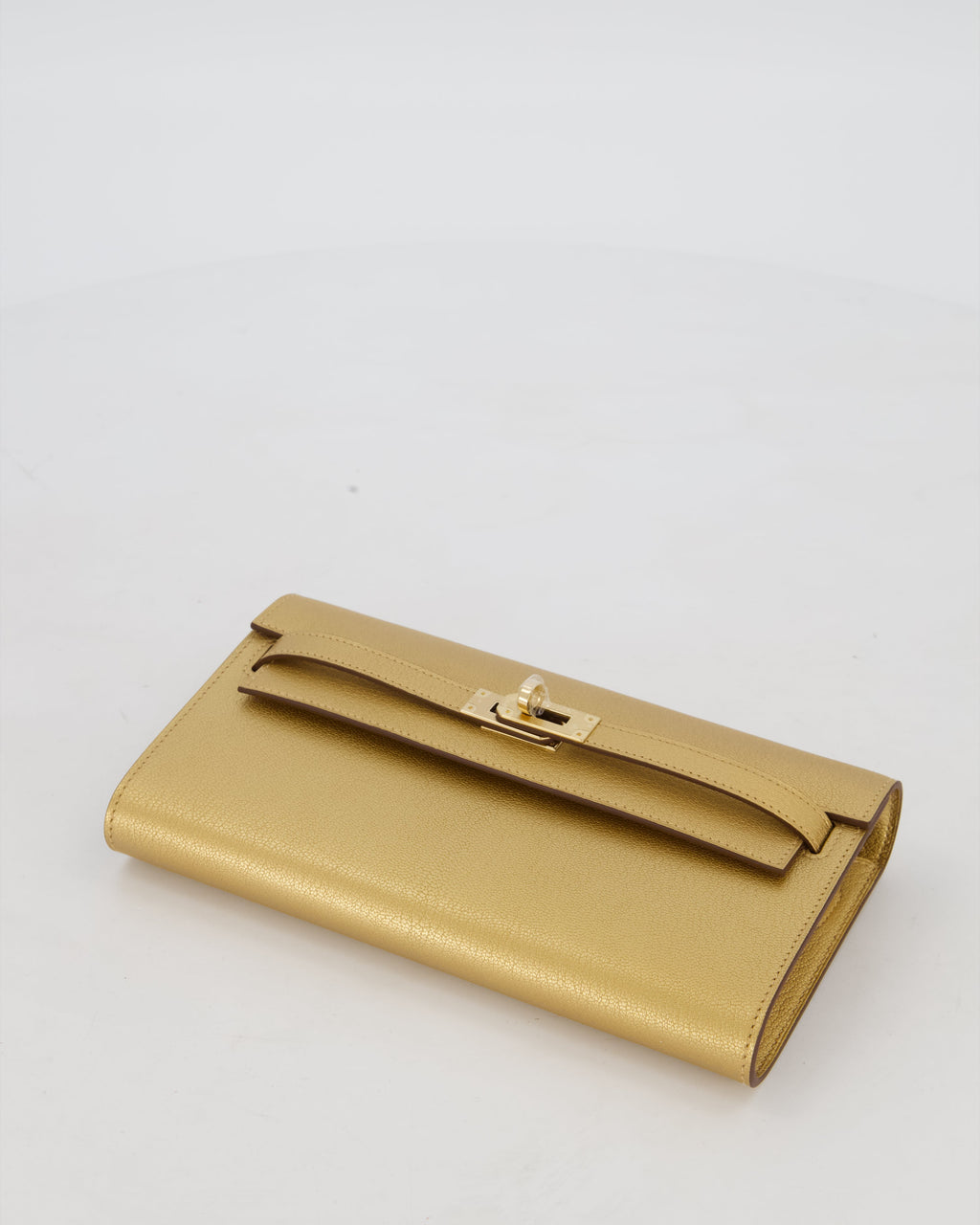 Hermès Kelly To Go Bag in Doré Chevre Chamkila Leather with Gold Hardware