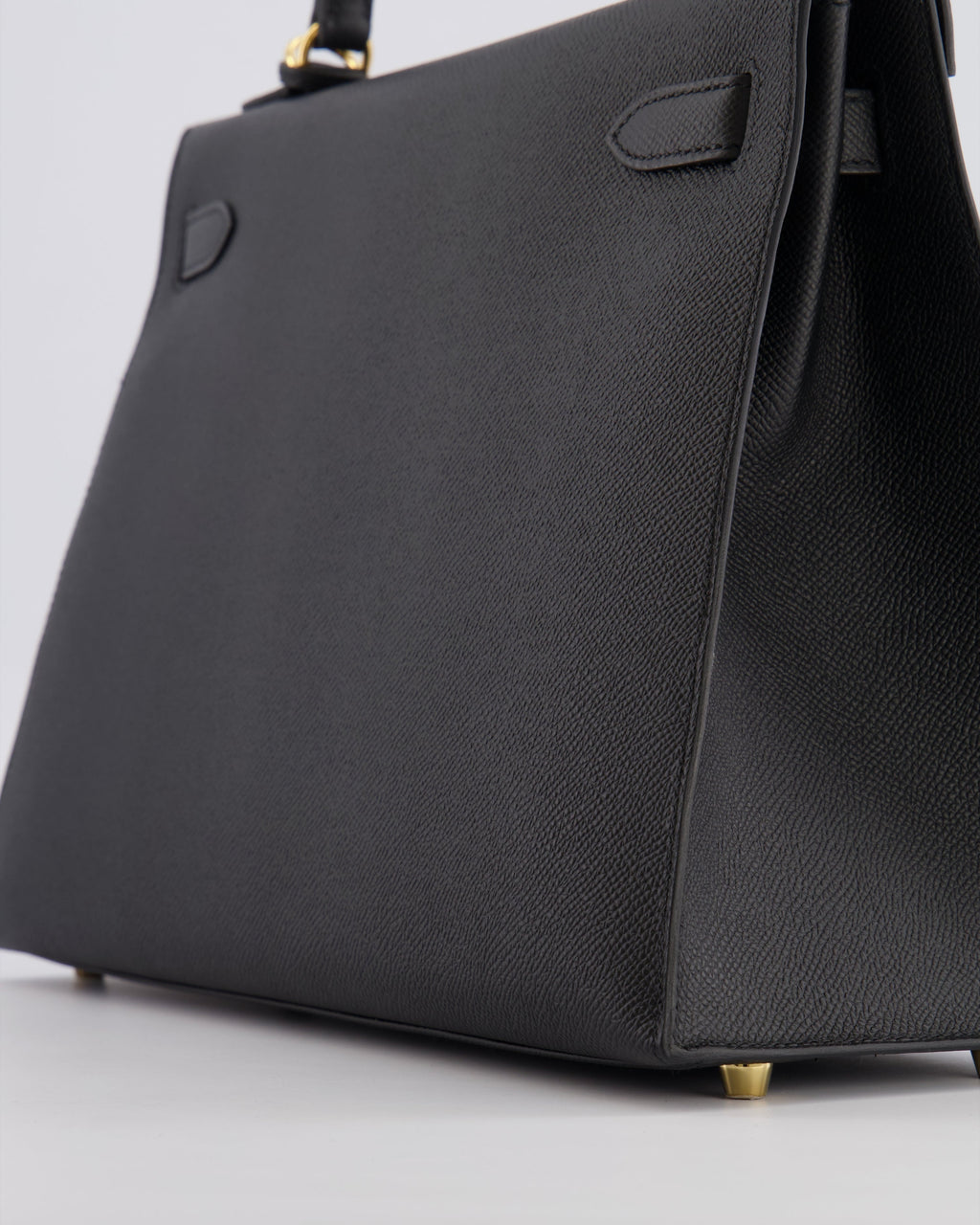 Hermès Kelly 32 Sellier Bag in Noir Epsom Leather with Gold Hardware