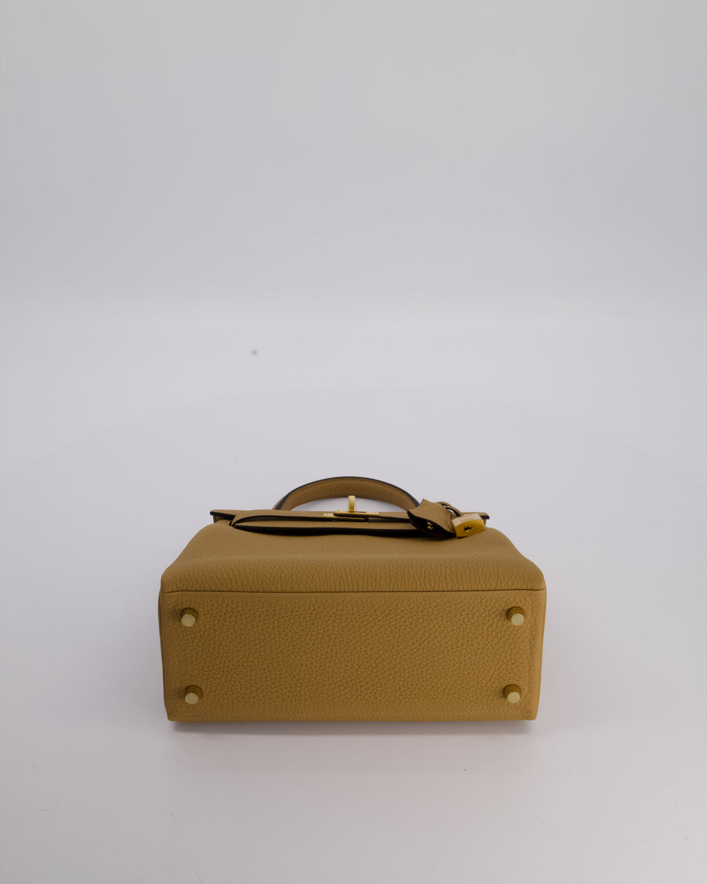 *SUPER RARE* Hermès HSS Kelly 25 Retourne Verso Bag in Chai Togo Leather with Brushed Gold Hardware and Rouge H Interior