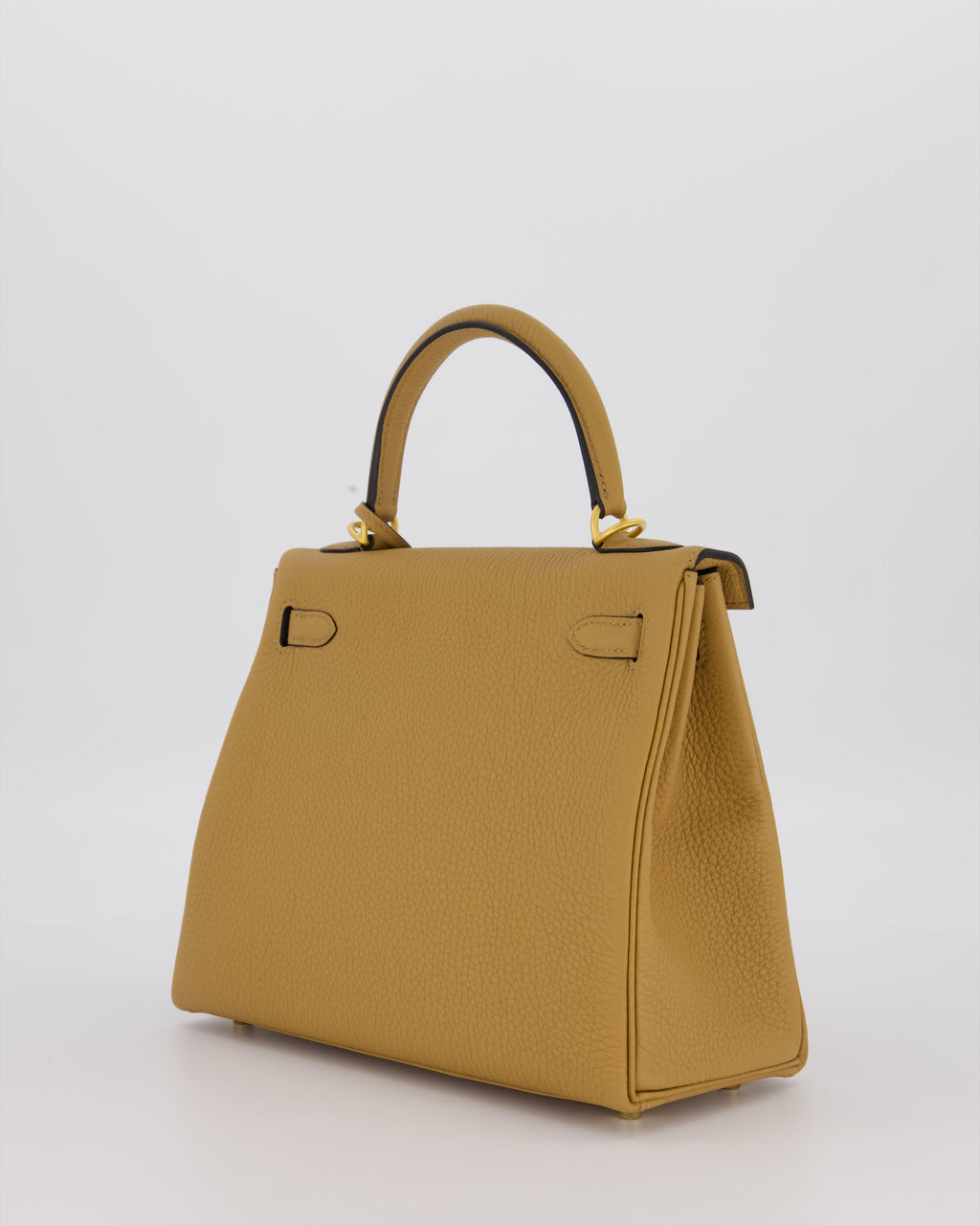 *SUPER RARE* Hermès HSS Kelly 25 Retourne Verso Bag in Chai Togo Leather with Brushed Gold Hardware and Rouge H Interior