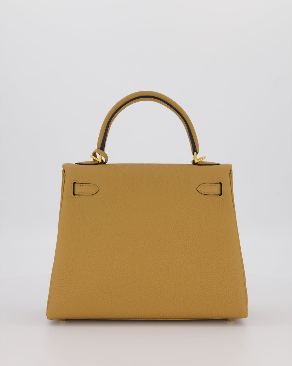 *SUPER RARE* Hermès HSS Kelly 25 Retourne Verso Bag in Chai Togo Leather with Brushed Gold Hardware and Rouge H Interior