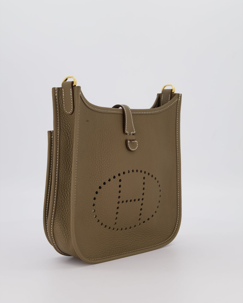 *HOT & RARE* Hermès Evelyne III 23 Bag in Etoupe Taurillon Clemence Leather with Gold Hardware