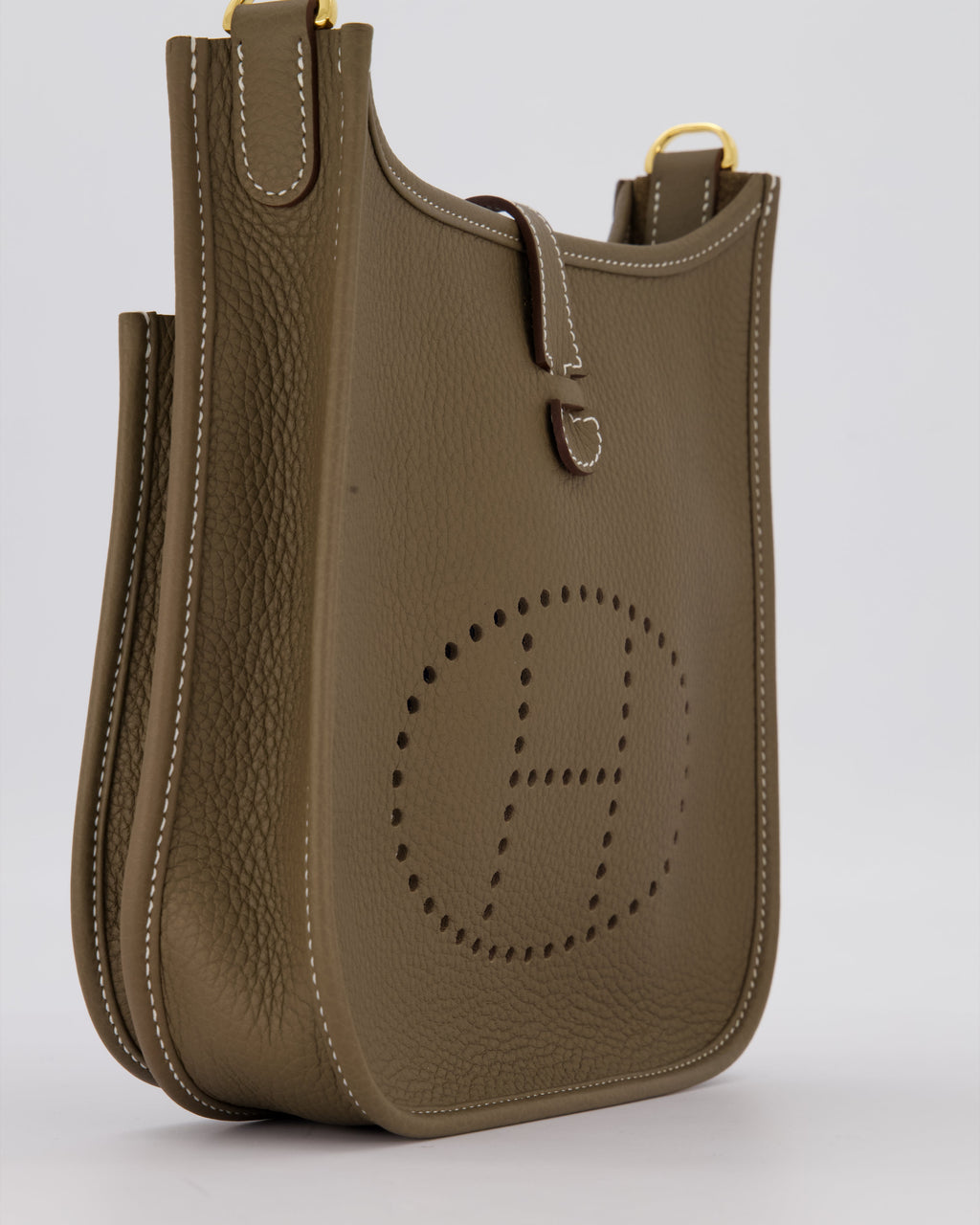 *HOT & RARE* Hermès Evelyne III 23 Bag in Etoupe Taurillon Clemence Leather with Gold Hardware