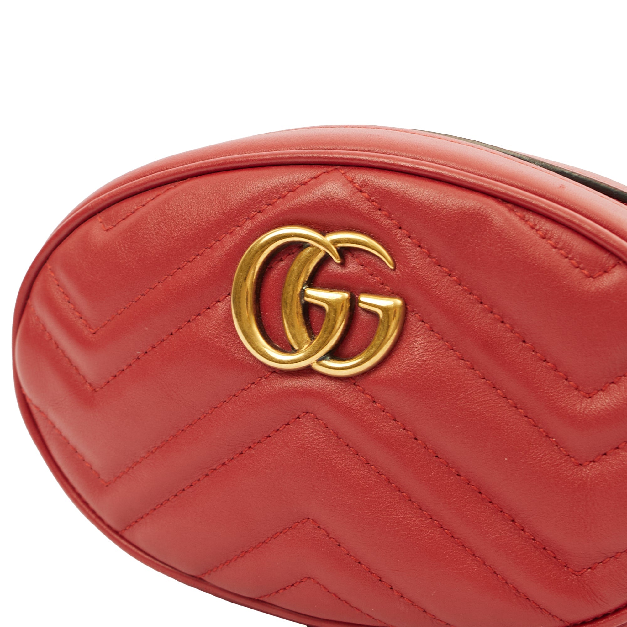 Gucci Cross Body Marmont Belt Bag in Red, Leather
