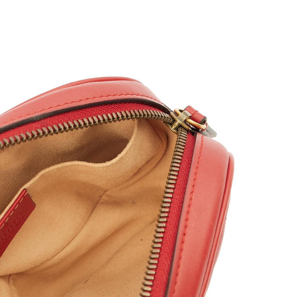 Gucci Cross Body Marmont Belt Bag in Red, Leather