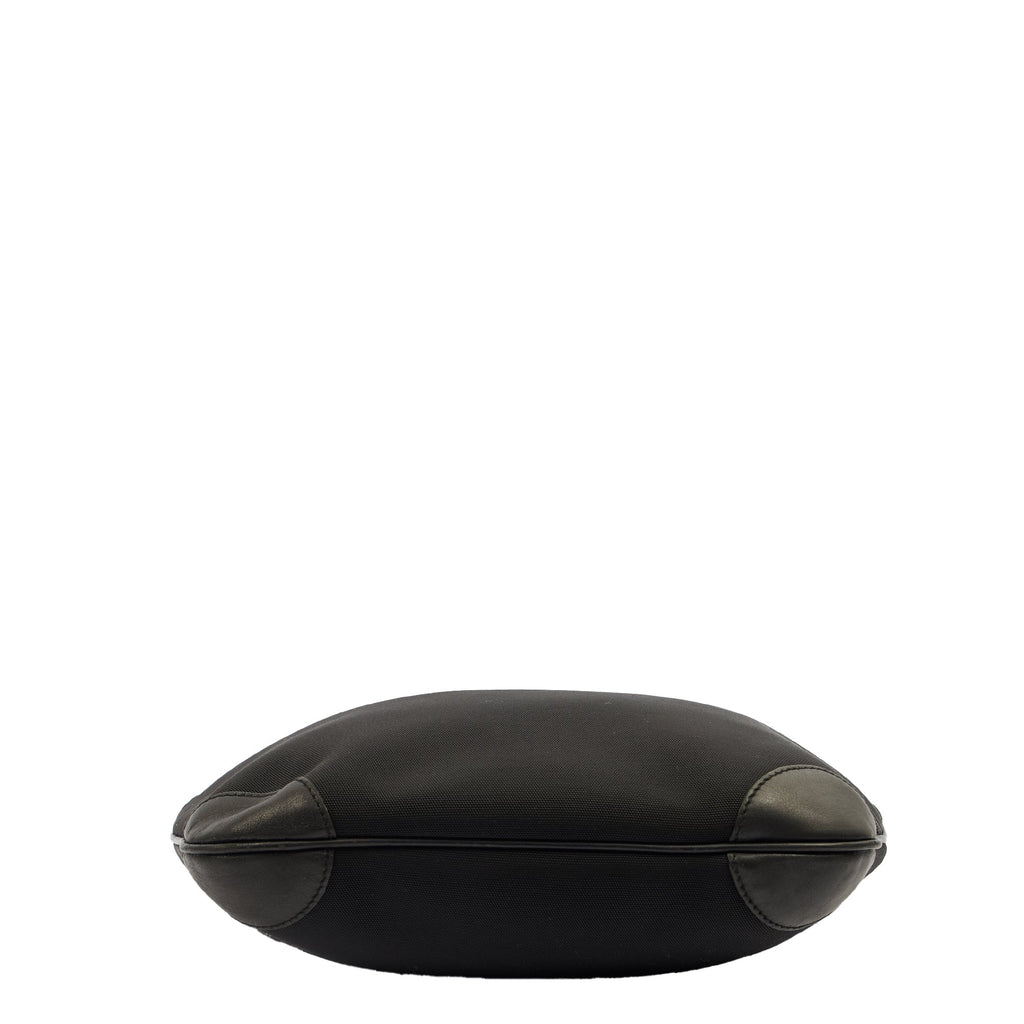 Gucci Shoulder Bag Shoulder Bag in Black, Fabric