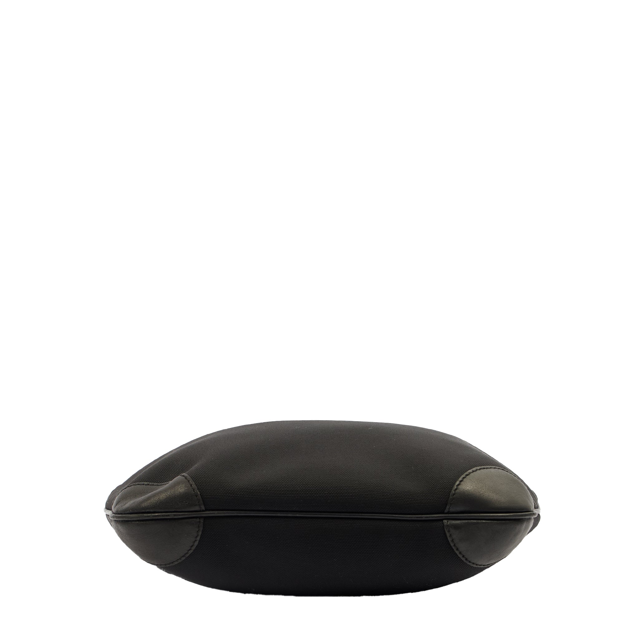 Gucci Shoulder Bag Shoulder Bag in Black, Fabric