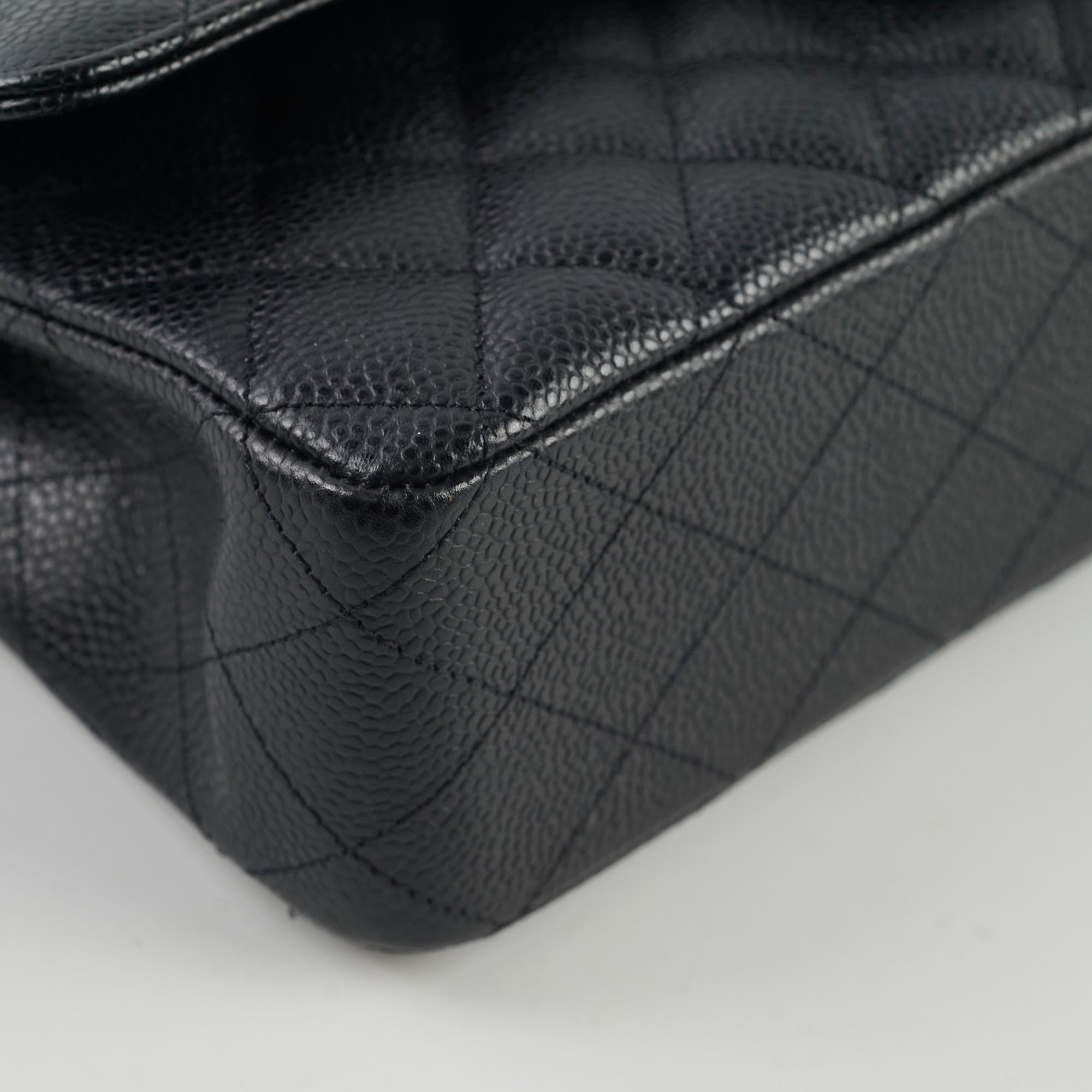 Chanel Medium/Large Caviar Classic Flap Black 2021