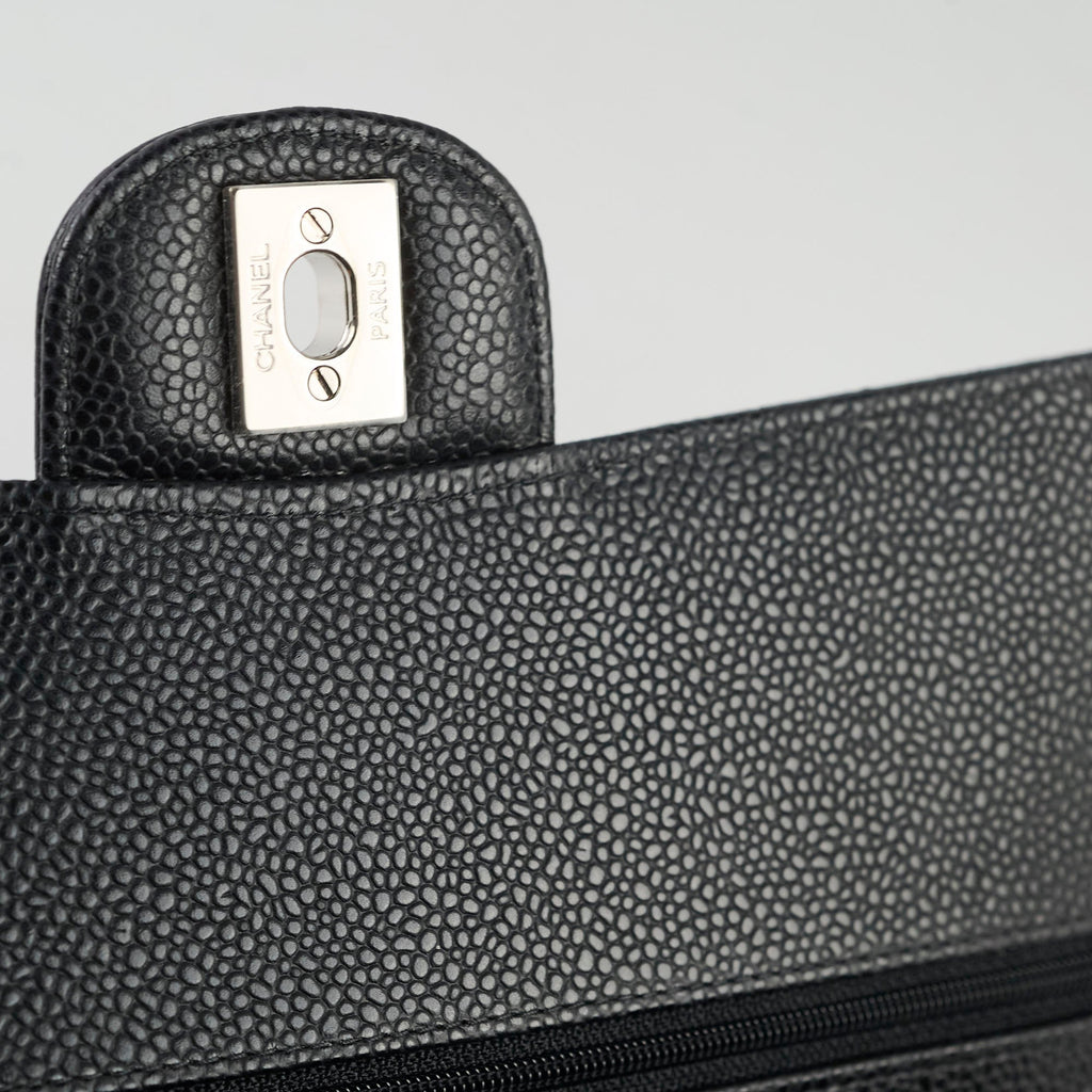 Chanel Medium/Large Caviar Classic Flap Black 2021