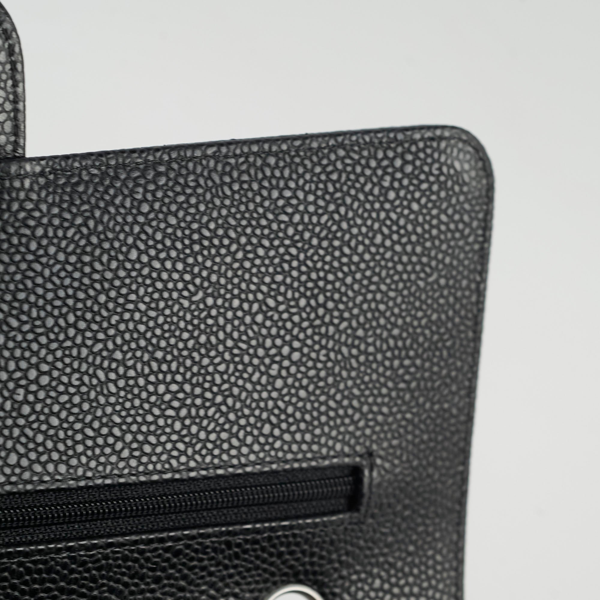 Chanel Medium/Large Caviar Classic Flap Black 2021