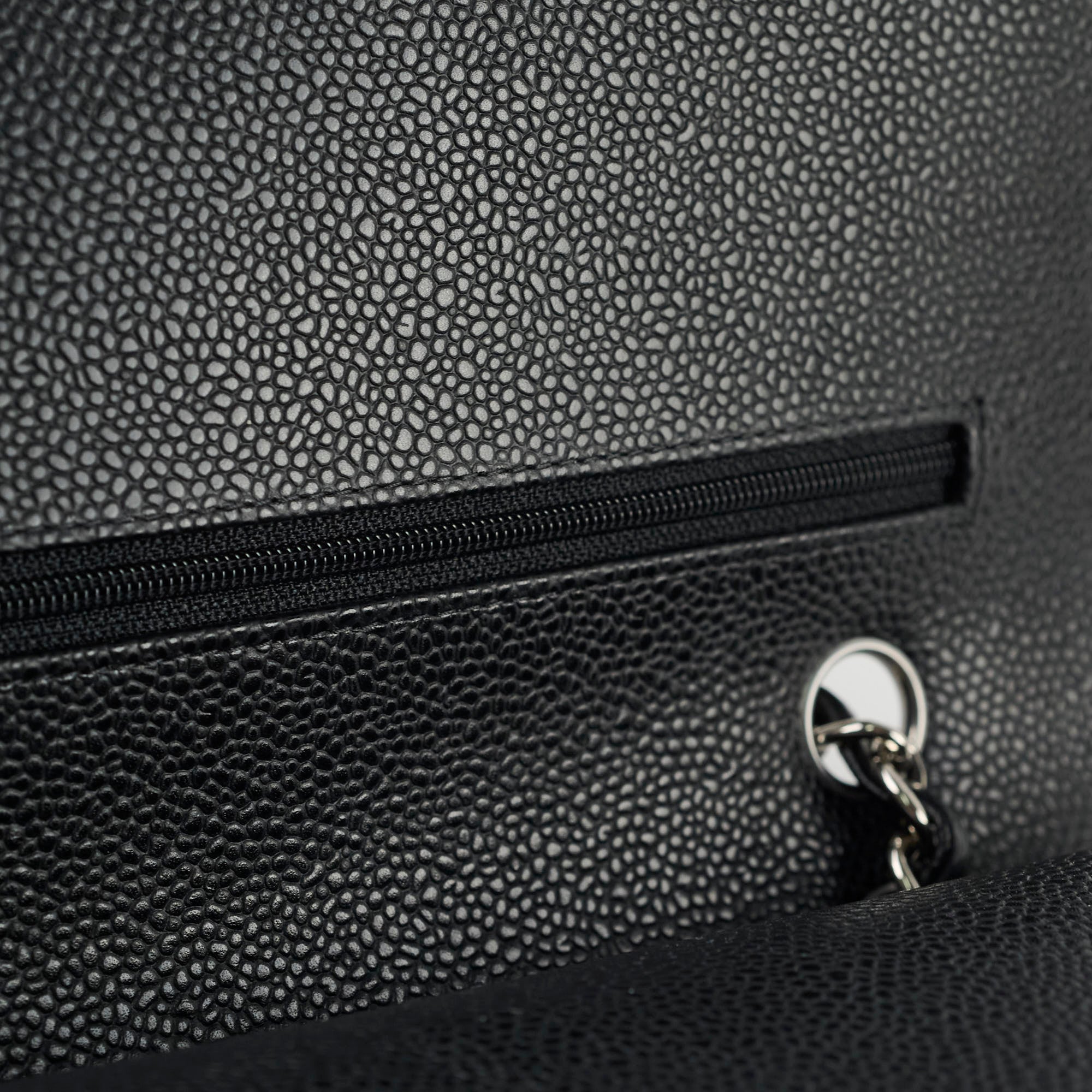 Chanel Medium/Large Caviar Classic Flap Black 2021