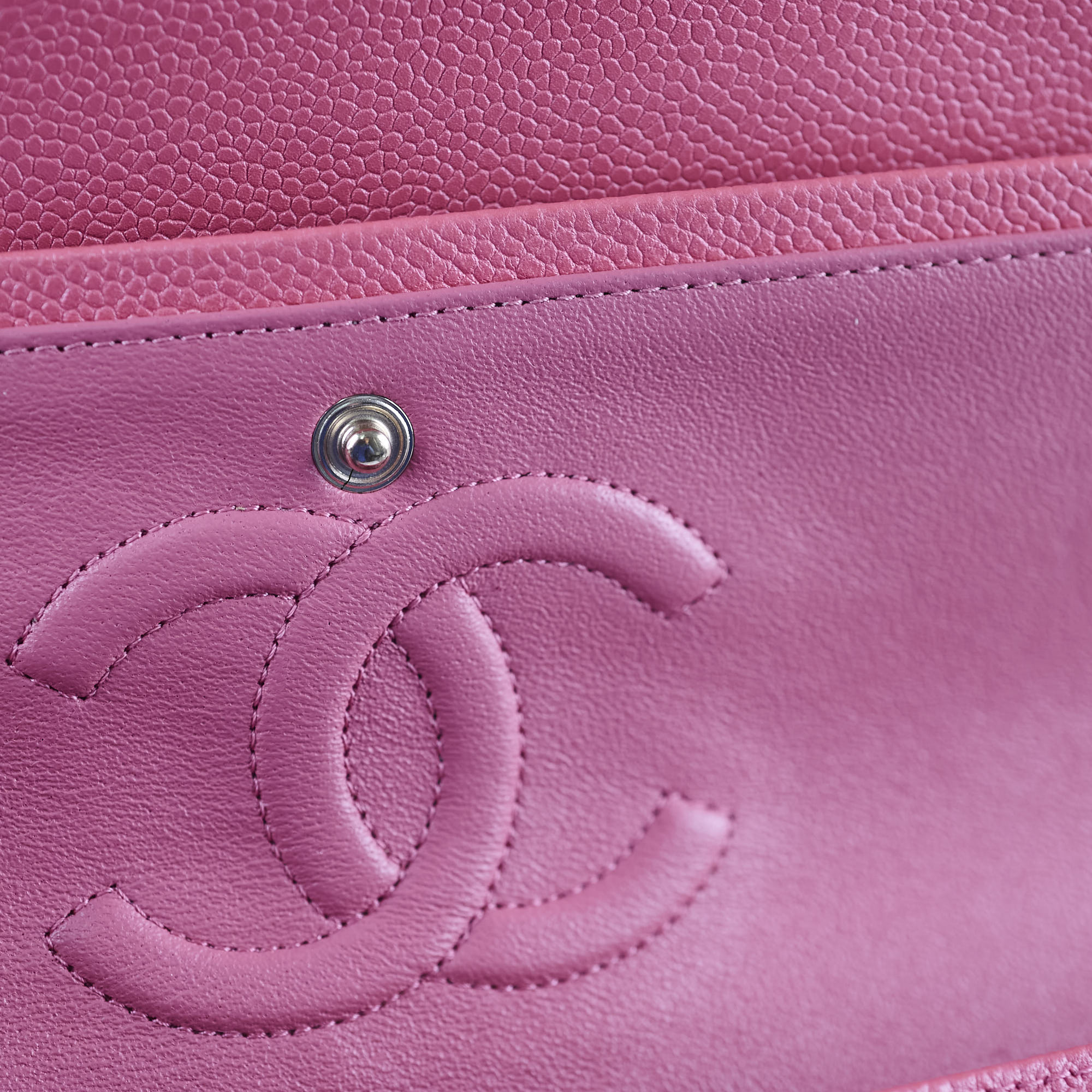 Chanel Caviar Medium Medium/Large Classic Flap Iridescent Pink