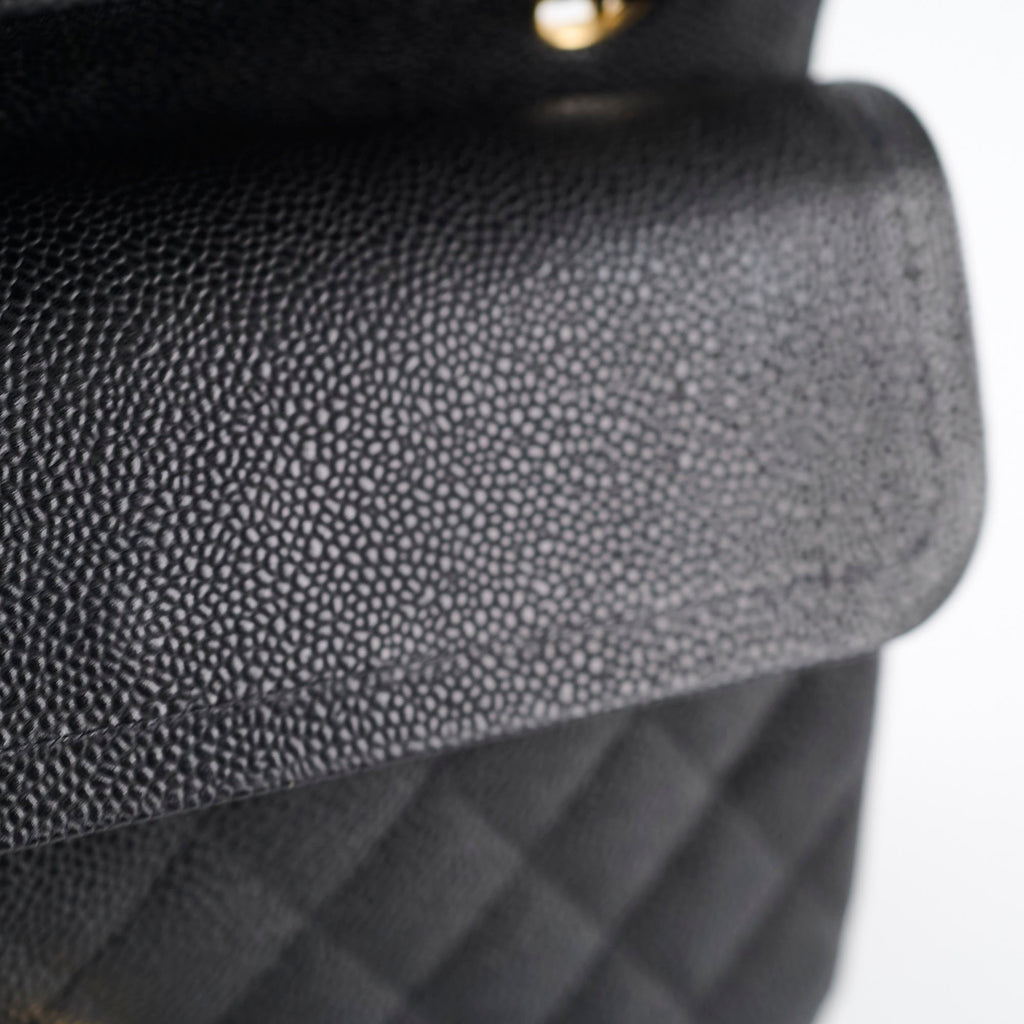 Chanel Caviar Medium Medium/Large Classic Flap Black
