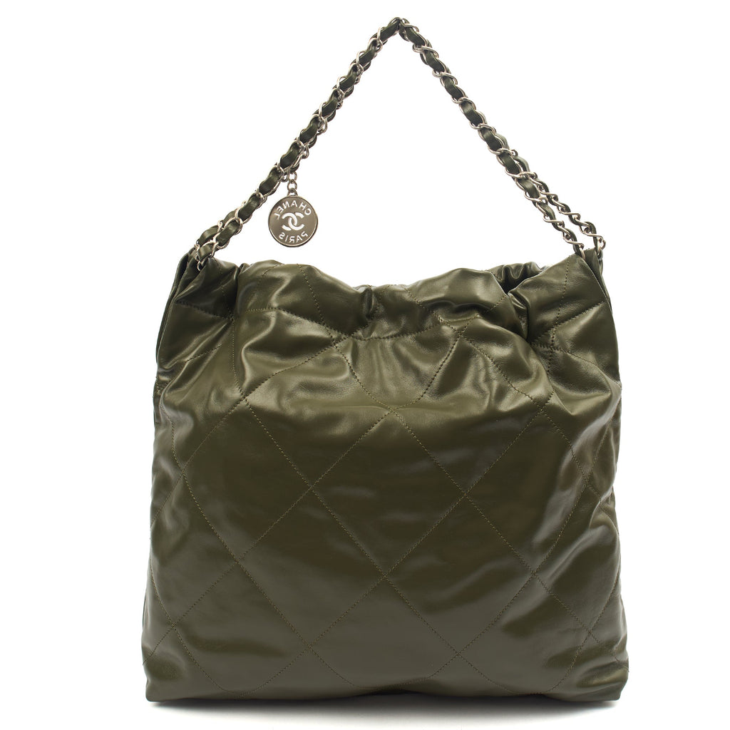 Chanel Shoulder Bag Chanel 22 in Green, Calfskin Leather