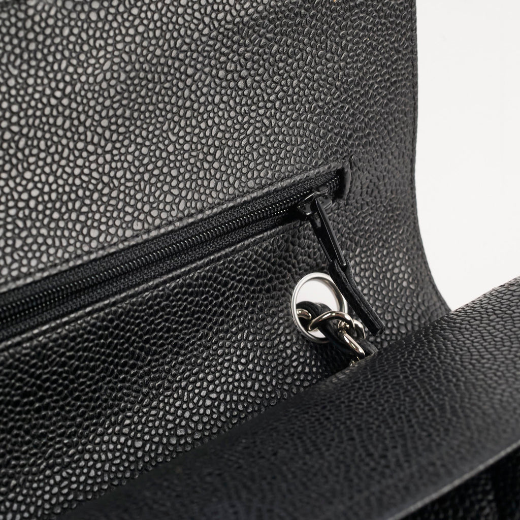 Chanel M/L Classic Flap Caviar Black