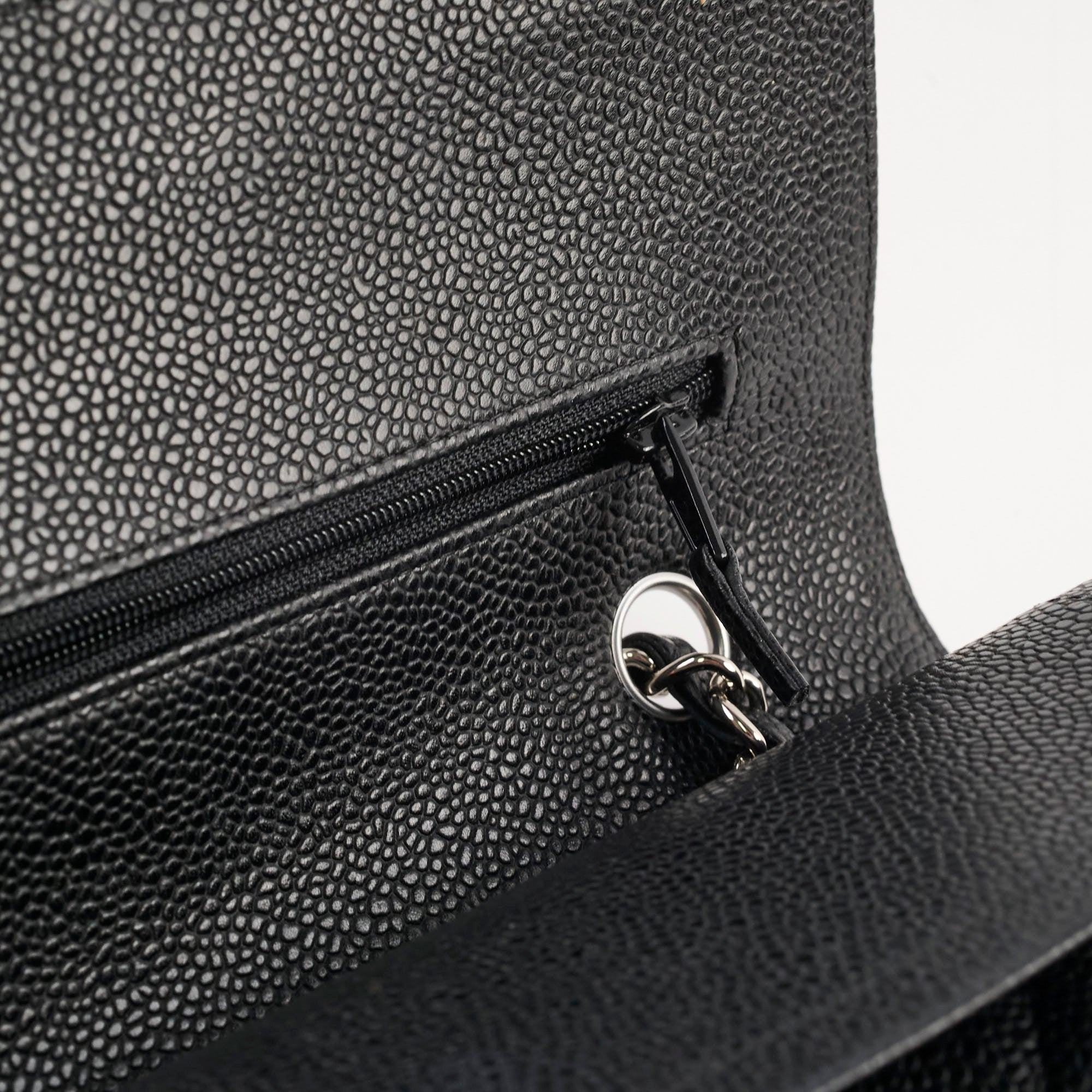 Chanel M/L Classic Flap Caviar Black