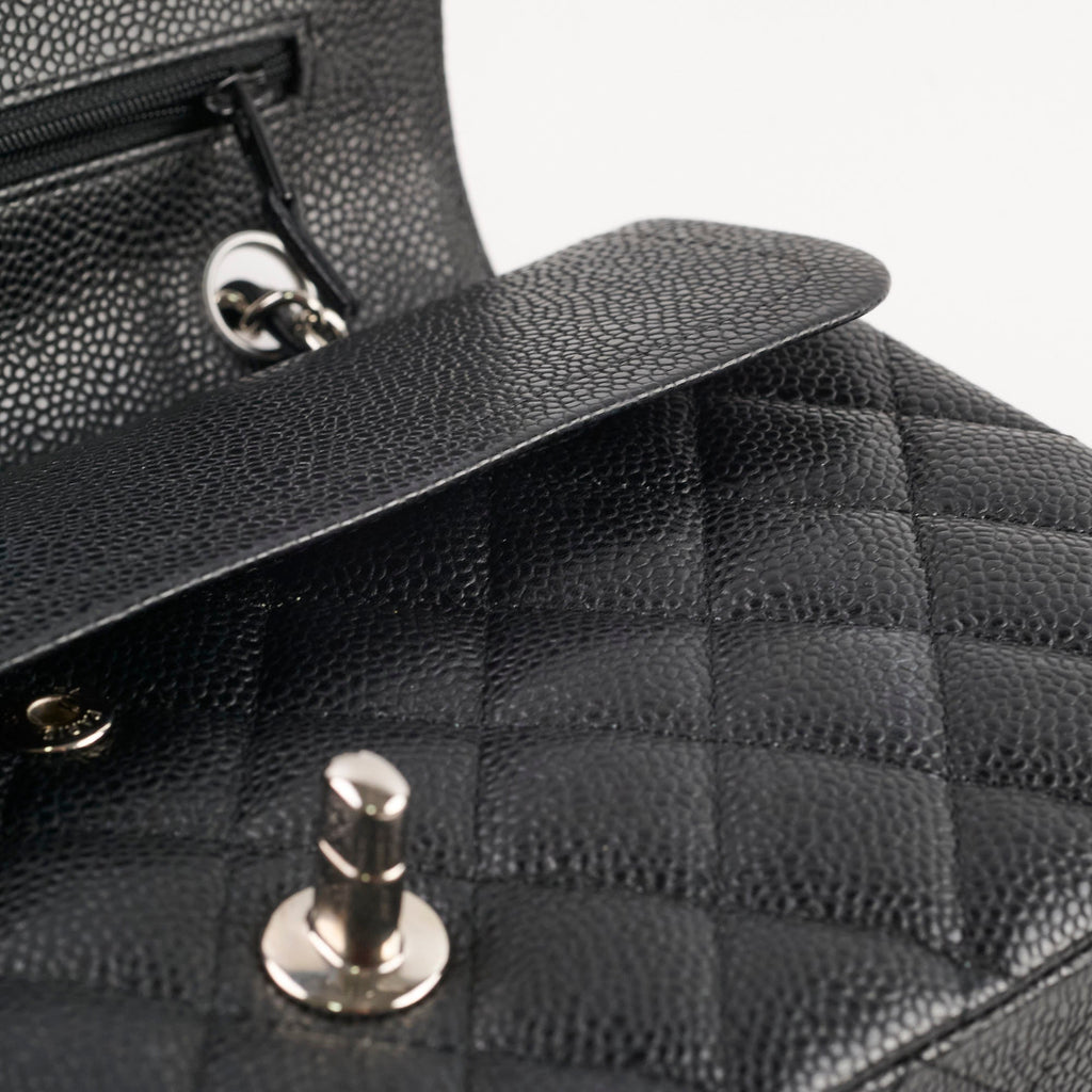 Chanel M/L Classic Flap Caviar Black
