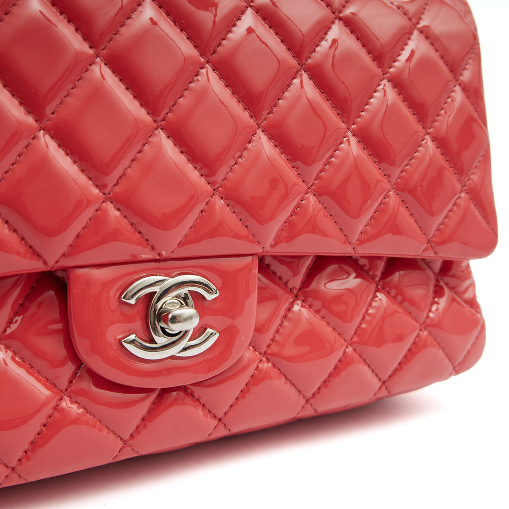 Chanel Shoulder Bag Classic Double Flap - Medium in Pink, Patent Leather