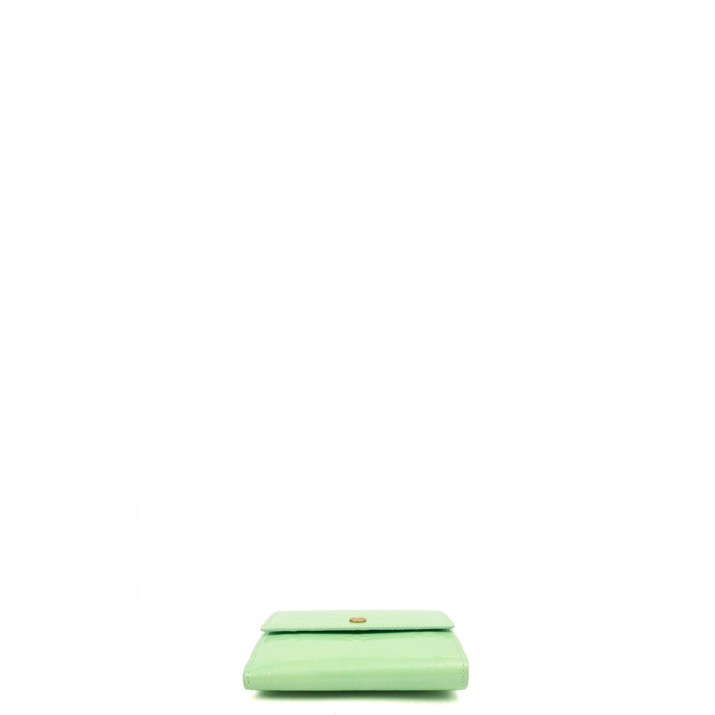Louis Vuitton Wallet Wallet in Green, Patent Leather