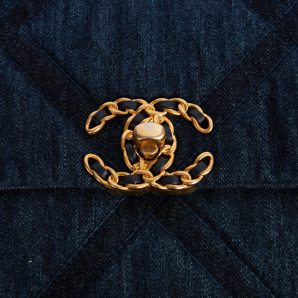 Chanel Shoulder Bag Chanel 19 in Navy, Fabric