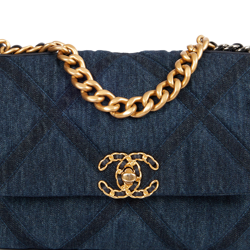 Chanel Shoulder Bag Chanel 19 in Navy, Fabric
