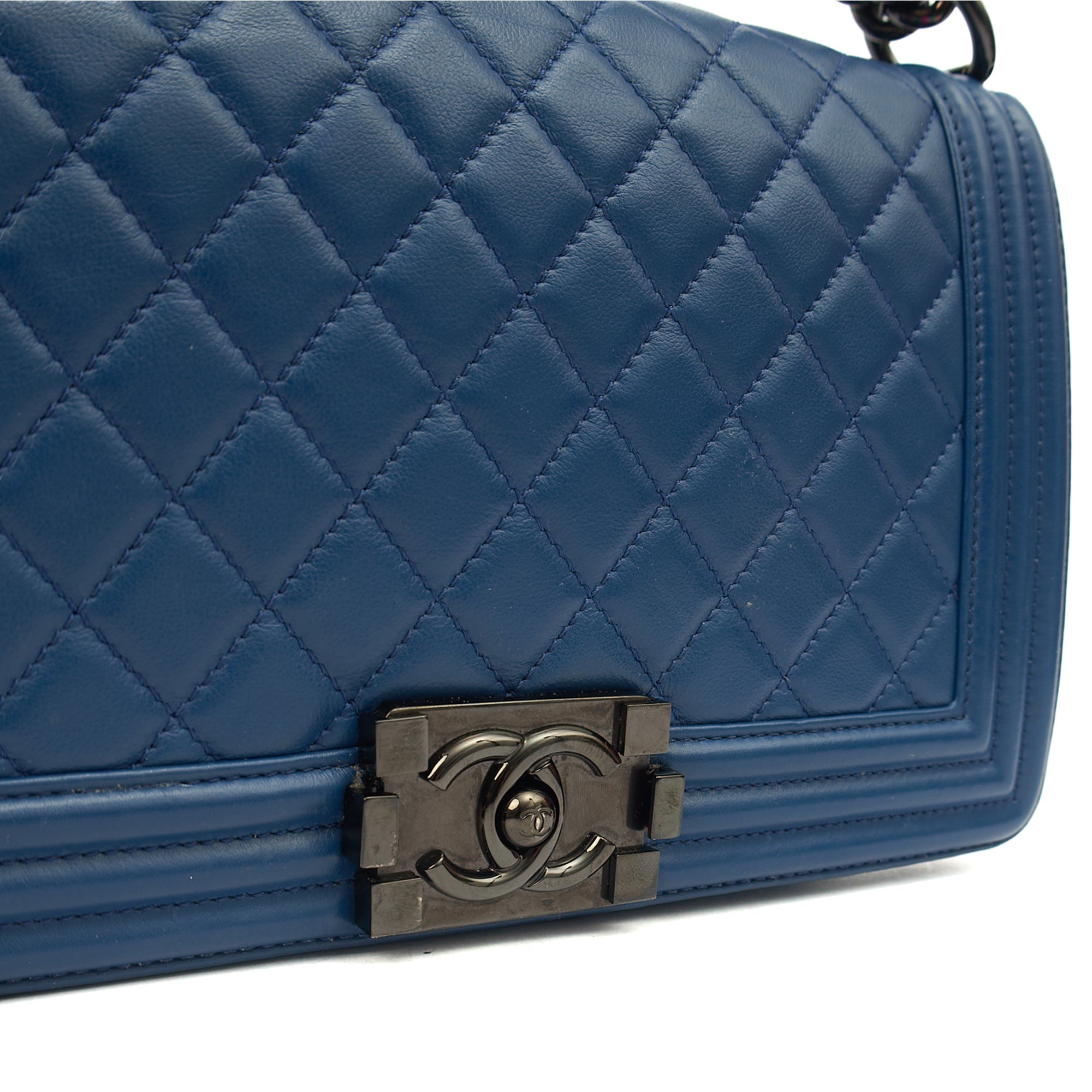Chanel Shoulder Bag Boy - Medium in Blue, Leather