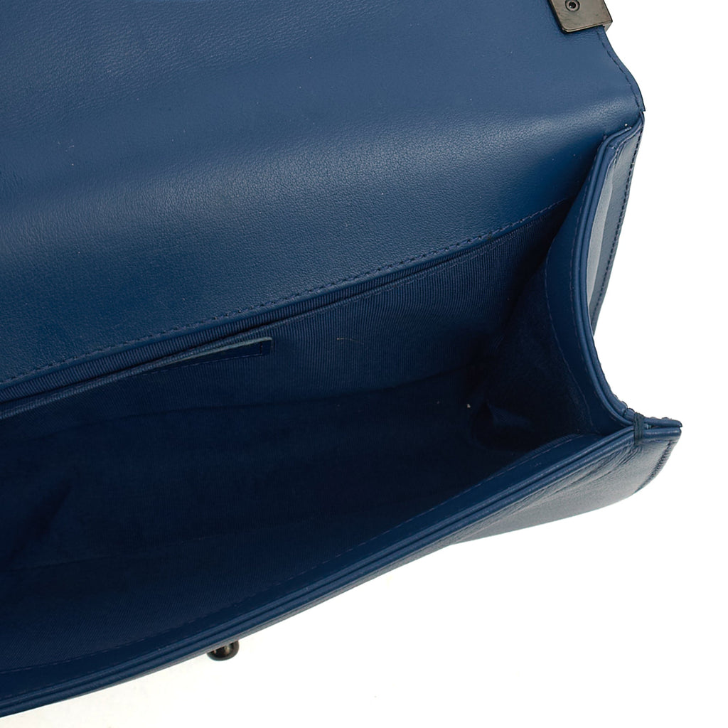 Chanel Shoulder Bag Boy - Medium in Blue, Leather