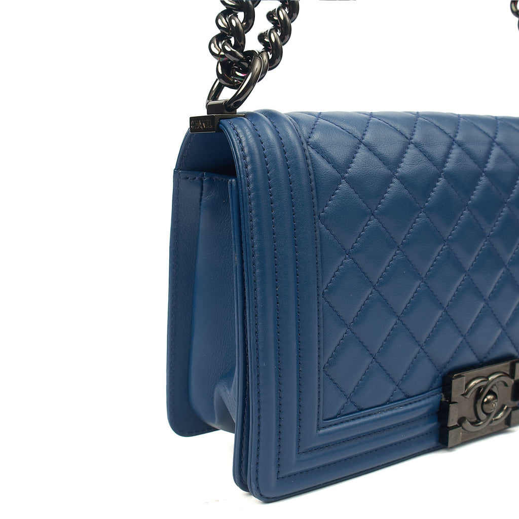 Chanel Shoulder Bag Boy - Medium in Blue, Leather
