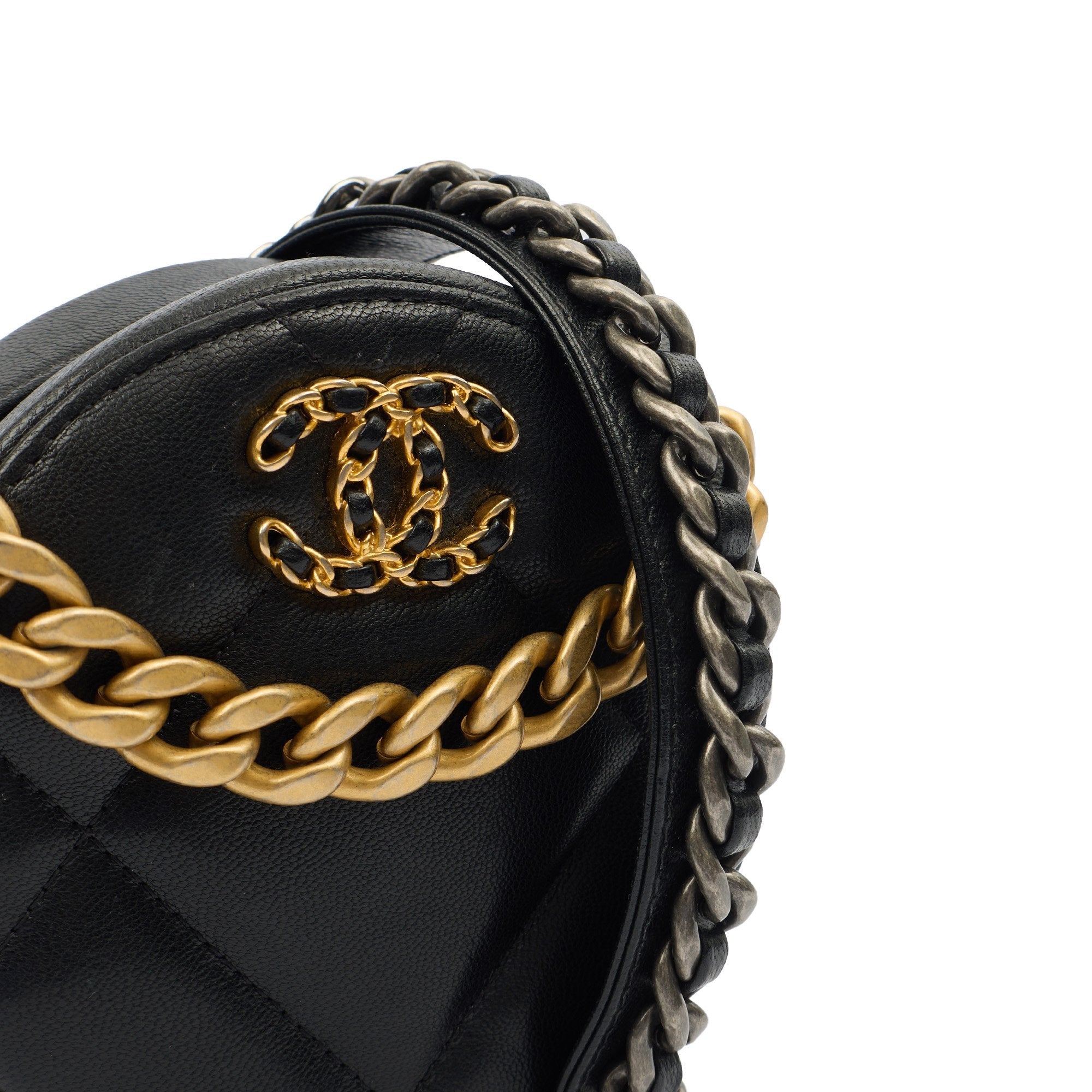 Chanel Cross Body Chain Around - Clutch in Black, Lambskin Leather