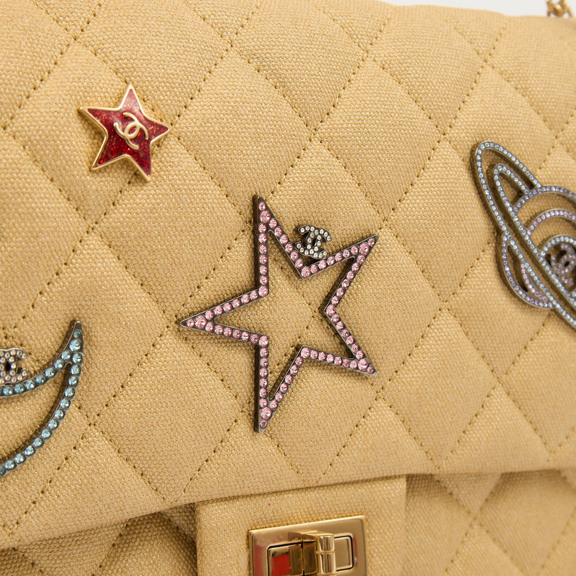 Chanel Shoulder Bag 2.55 Reissue - Medium in Metallic, Fabric