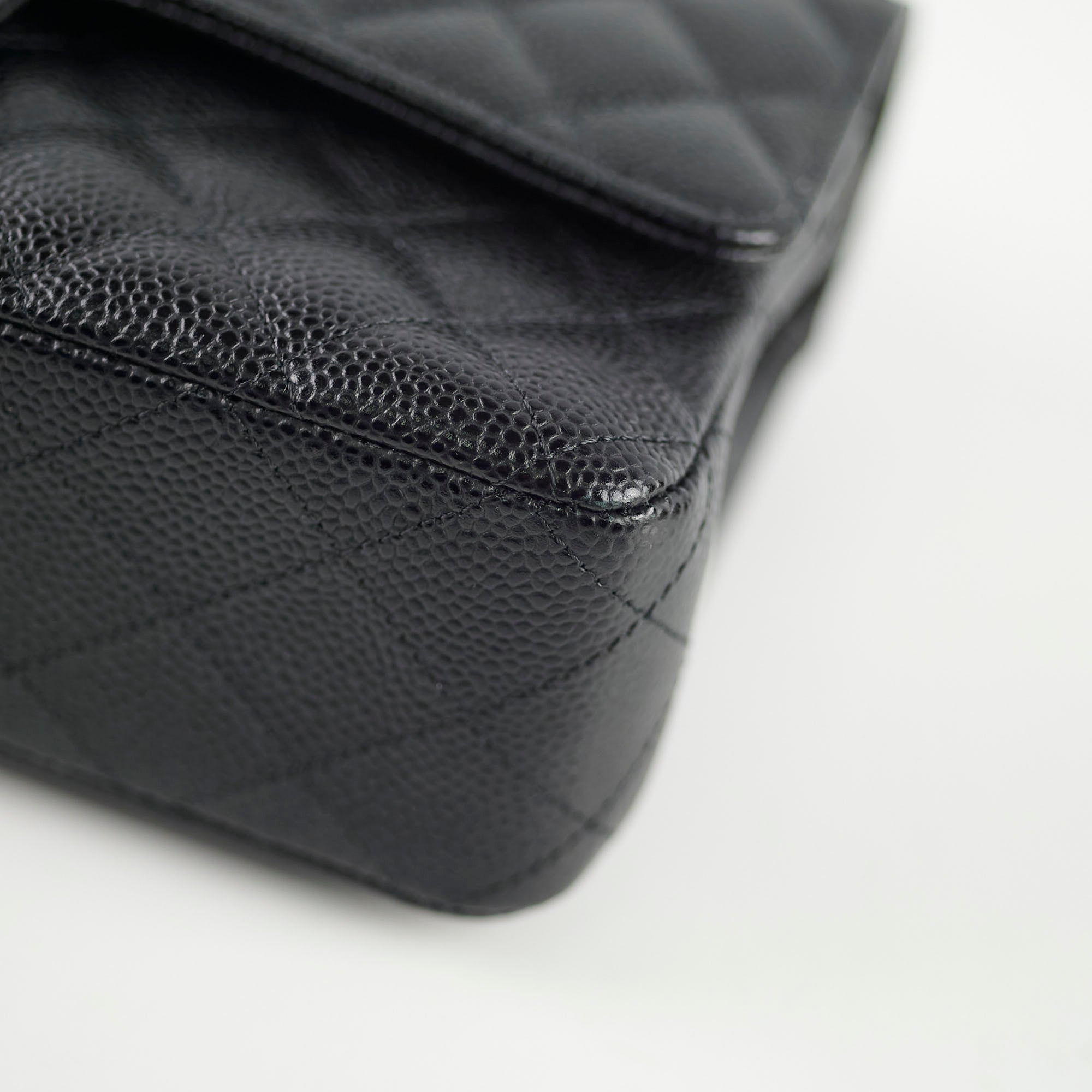 Chanel Medium Classic Flap Black Caviar GHW
