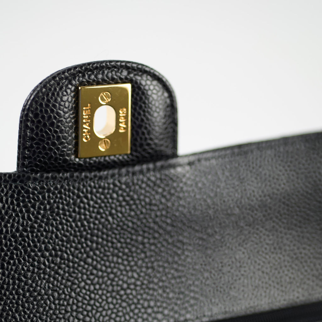 Chanel Medium Classic Flap Black Caviar GHW