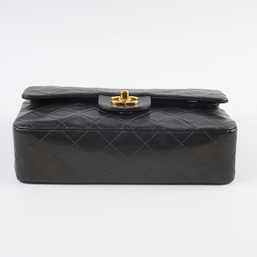 Chanel vintage small classic flap black