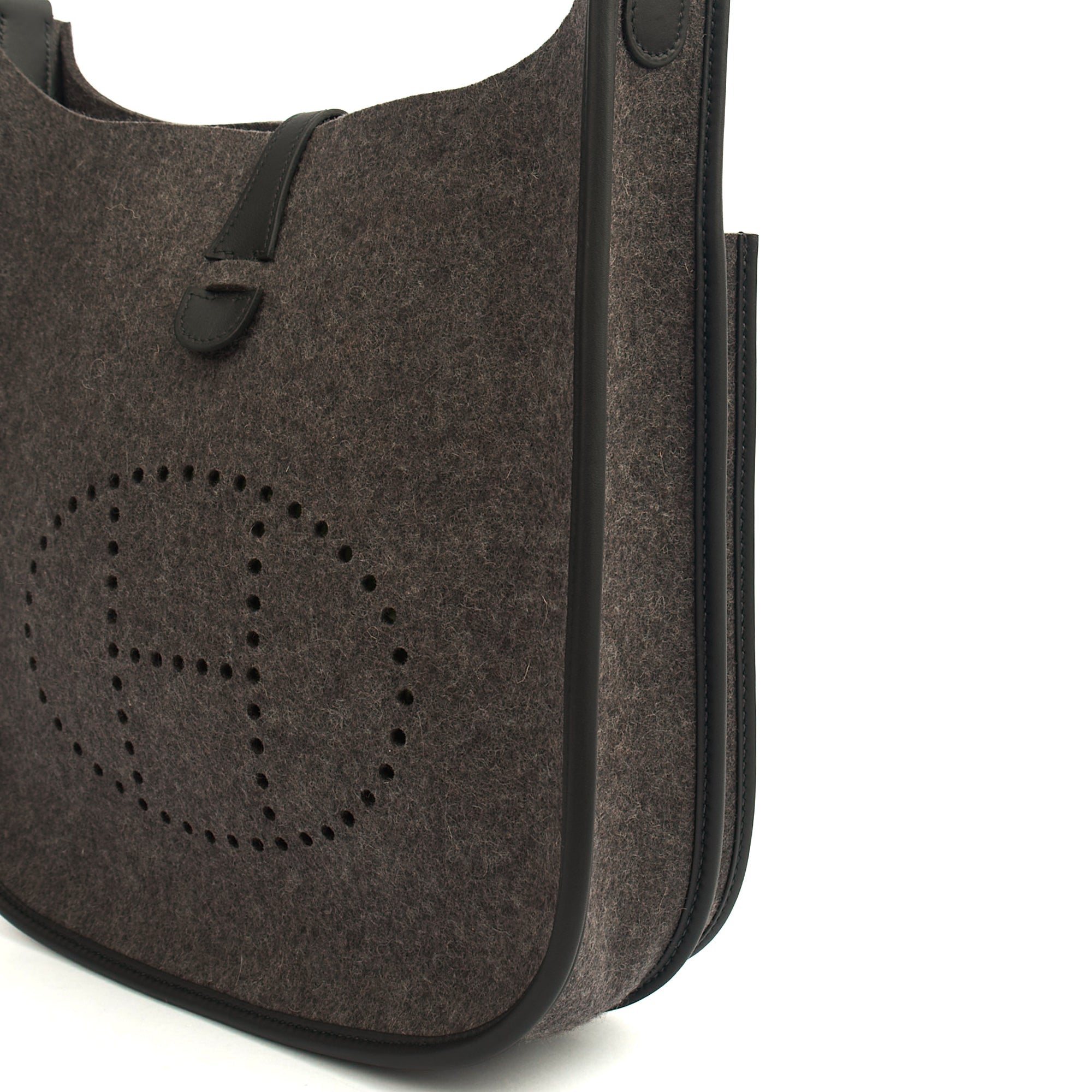 Hermes Cross Body Evelyne 29 in Black, Canvas