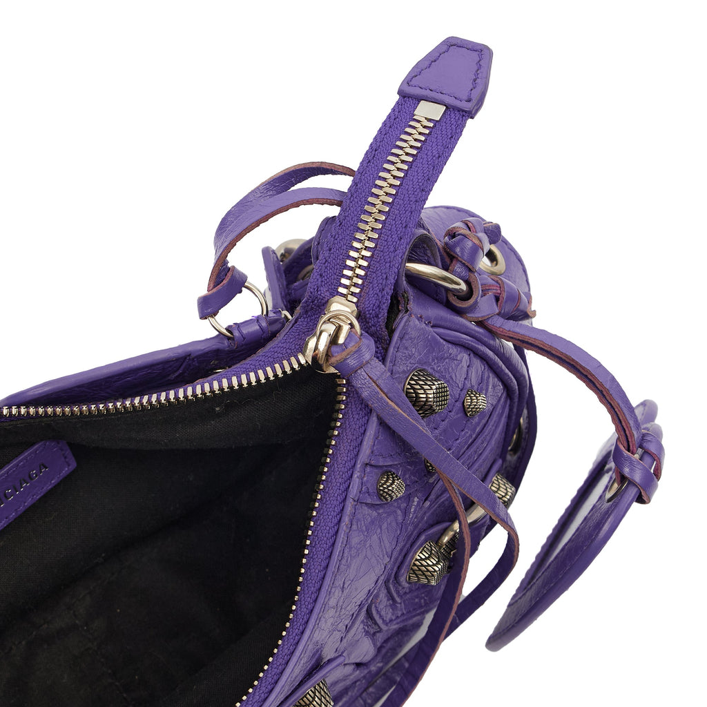 Balenciaga Shoulder Bag Le Cagole S in Purple, Leather