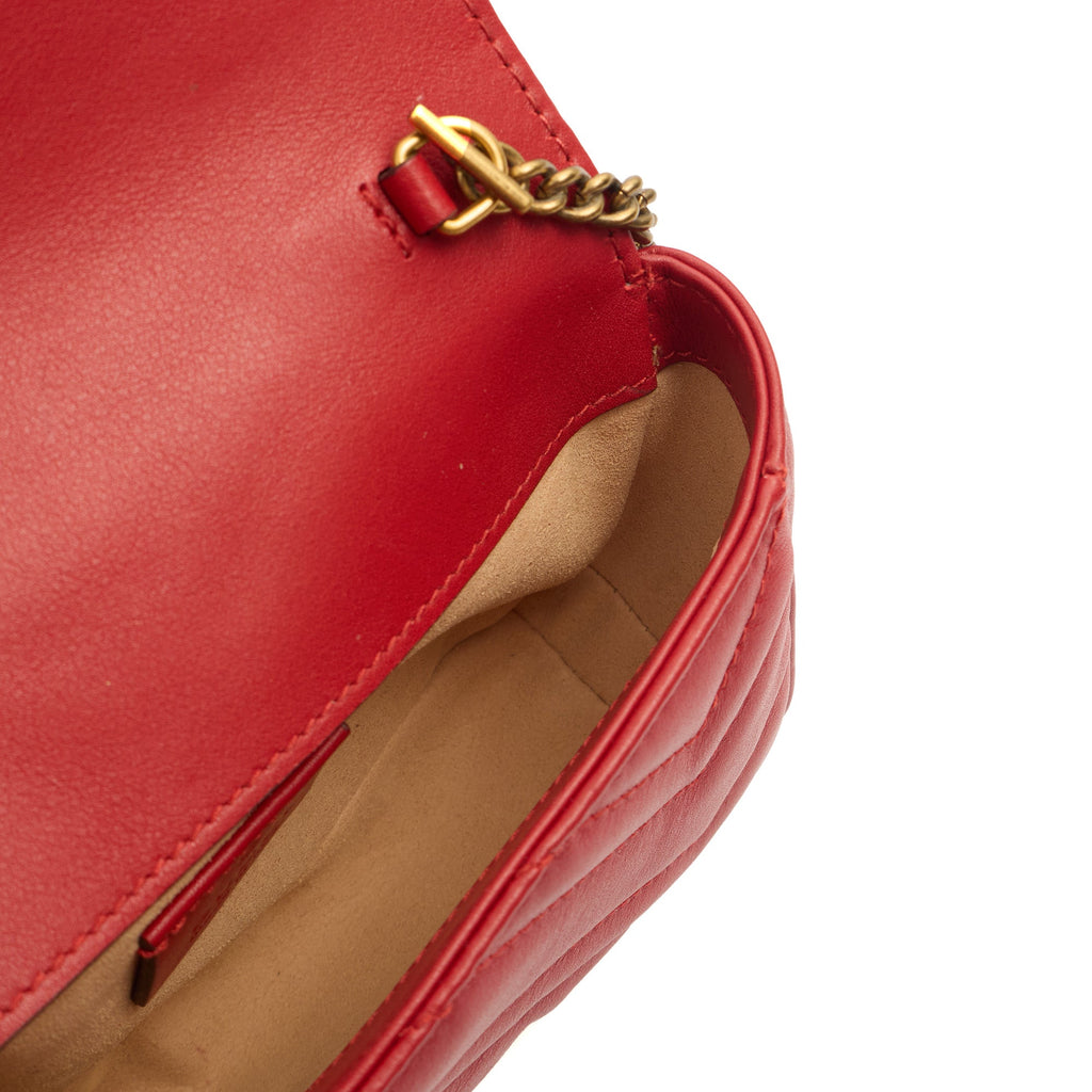 Gucci Cross Body Marmont Shoulder Flap Bag - Mini in Red, Leather