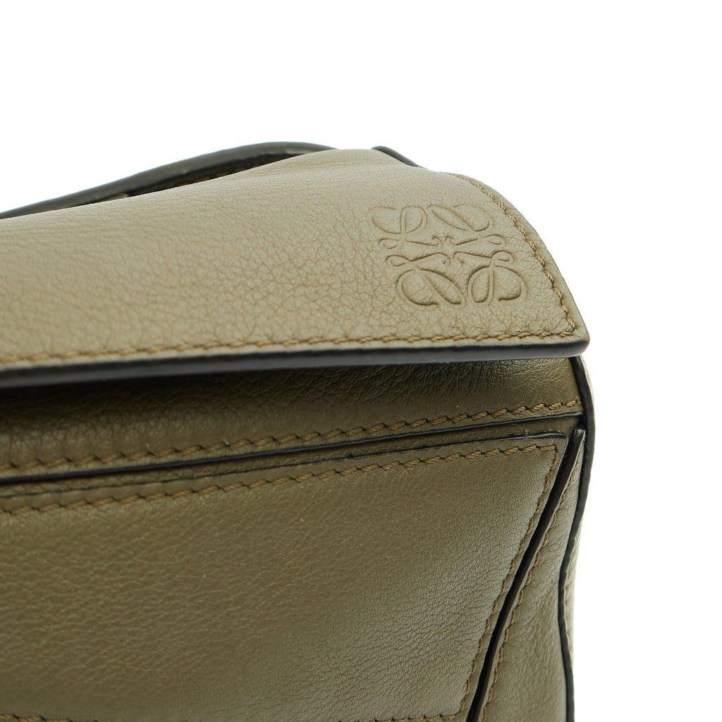 Loewe Cross Body Puzzle Edge Belt Bag in Green, Leather