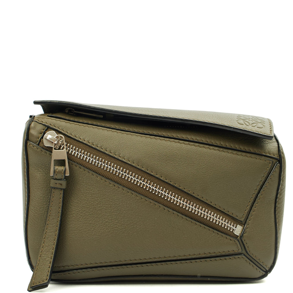 Loewe Cross Body Puzzle Edge Belt Bag in Green, Leather