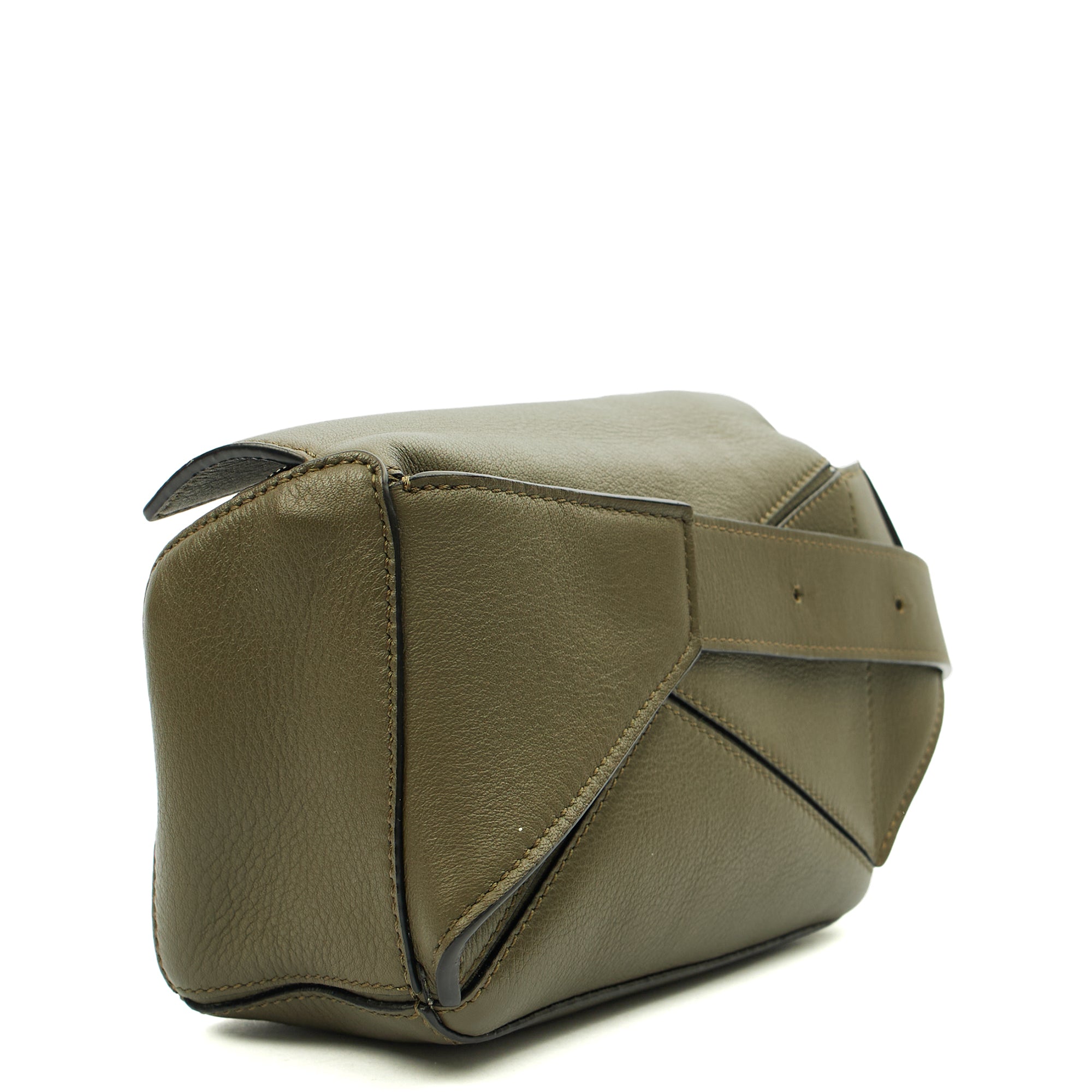 Loewe Cross Body Puzzle Edge Belt Bag in Green, Leather