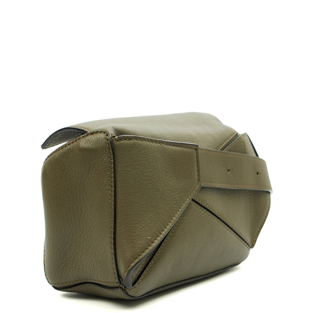 Loewe Cross Body Puzzle Edge Belt Bag in Green, Leather