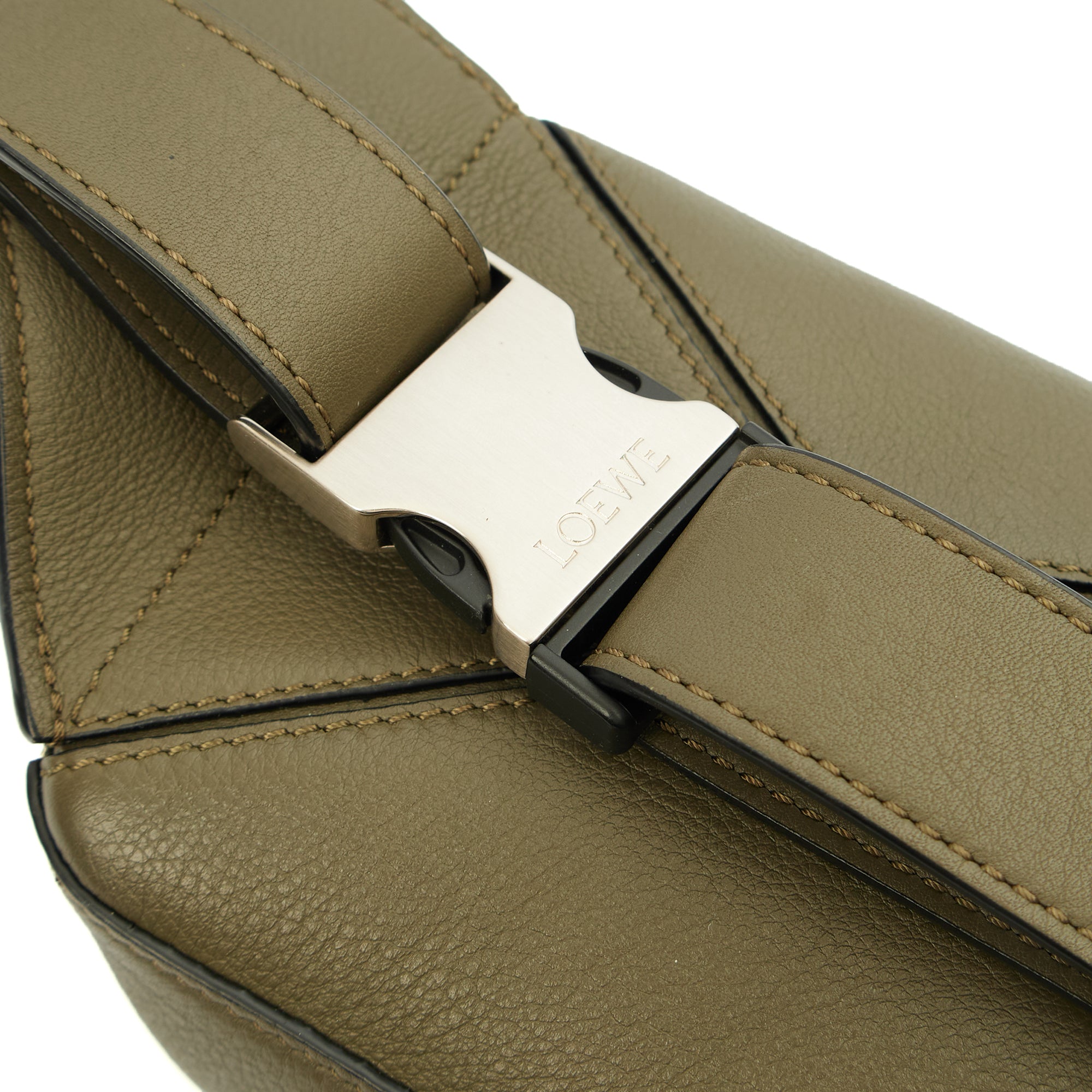 Loewe Cross Body Puzzle Edge Belt Bag in Green, Leather
