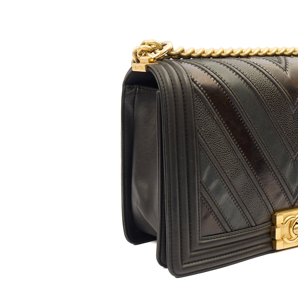 Chanel Shoulder Bag Boy - Medium in Black, Calfskin Leather