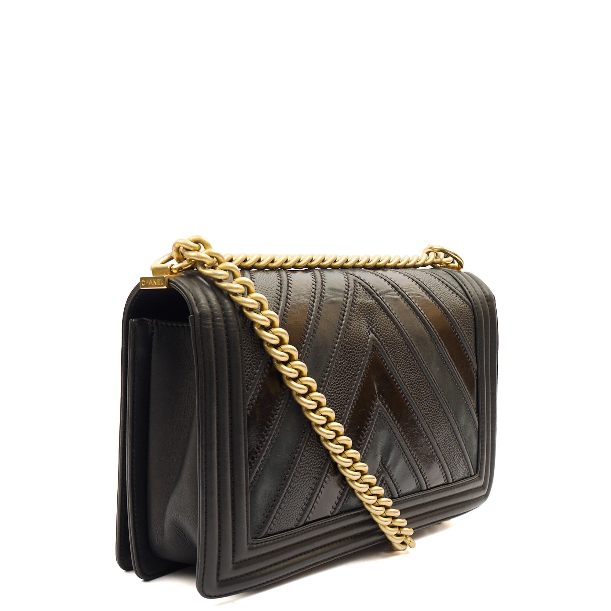 Chanel Shoulder Bag Boy - Medium in Black, Calfskin Leather