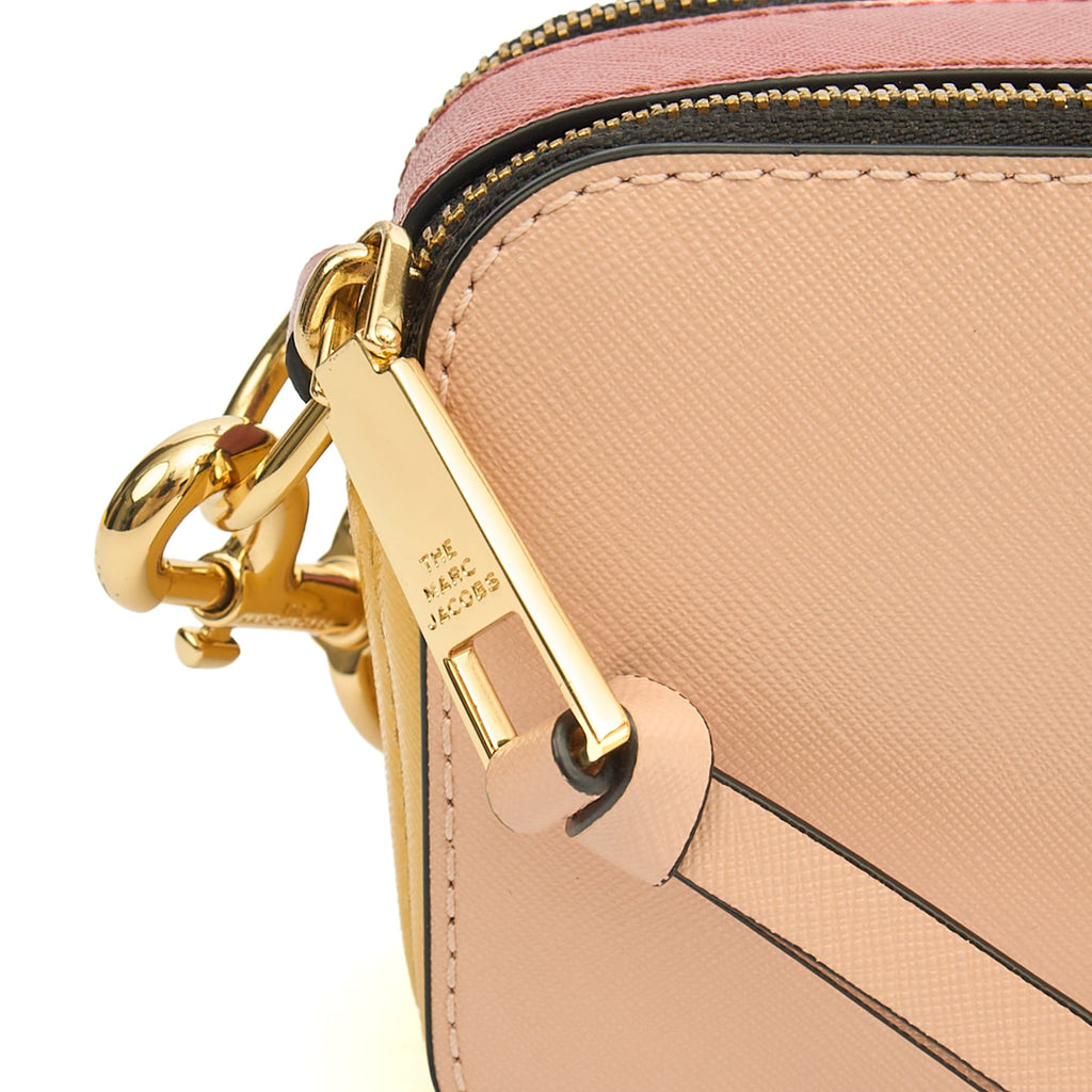 Marc Jacobs Cross Body Snapshot in Pink, Leather