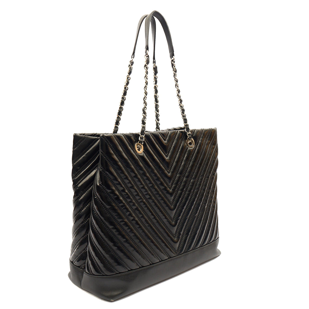 Chanel Tote in Black, Patent Leather
