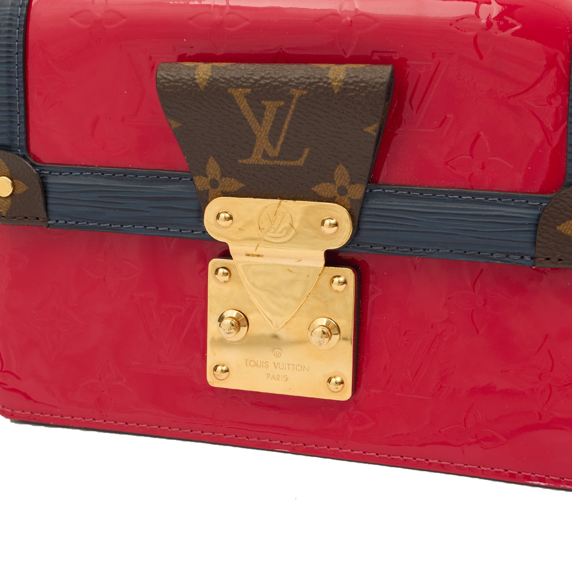 Louis Vuitton Shoulder Bag Wynwood in Red, Patent Leather