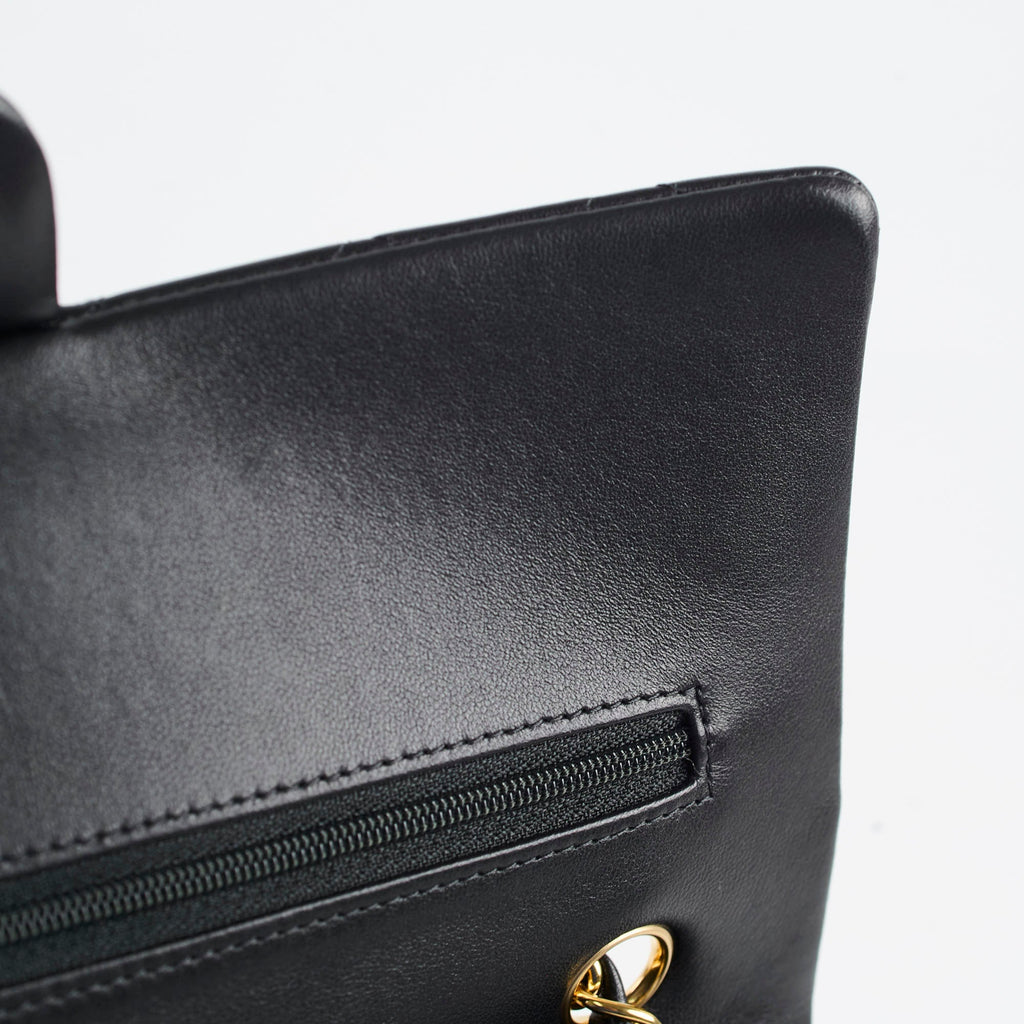 Chanel M/L Classic Flap Lambskin Black - 2026